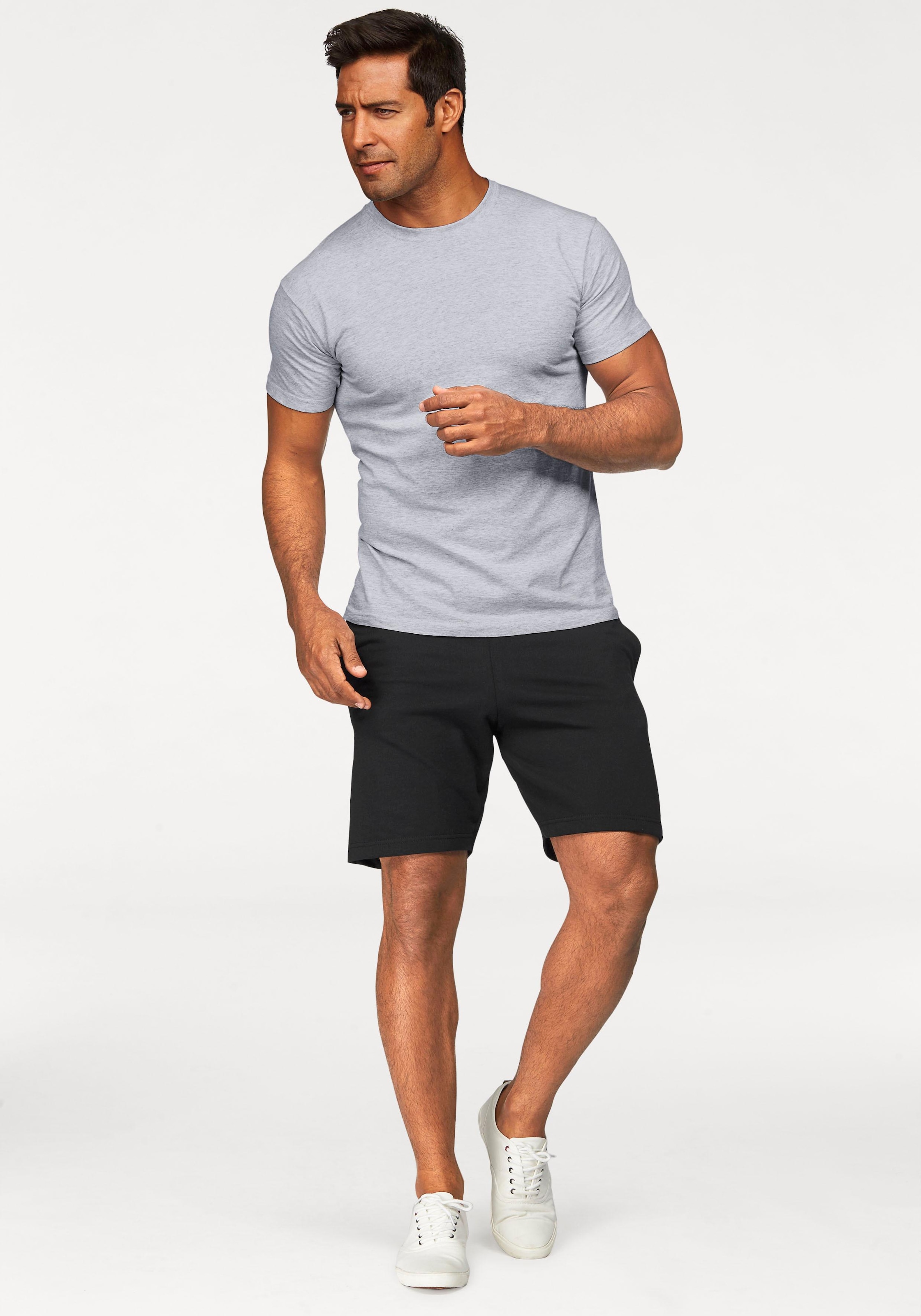 Fruit of the Loom Sweatshorts, in bequemer Form