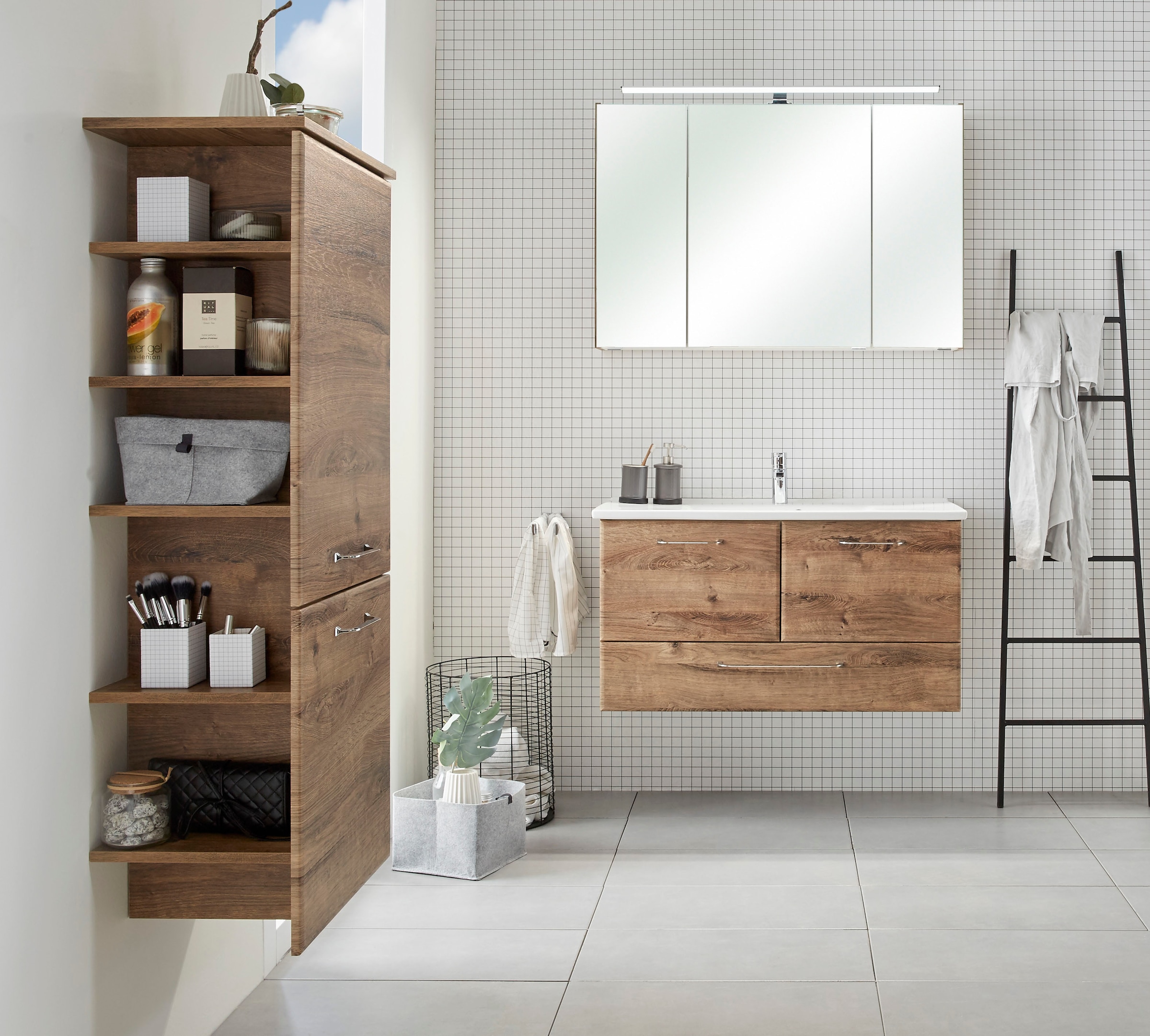 Saphir Midischrank »Quickset Badschrank 50 cm breit, 2 Türen, seitliche Ablagen« Badezimmer-Midischrank inkl. Türdämpfer, Griffe in Chrom glänzend