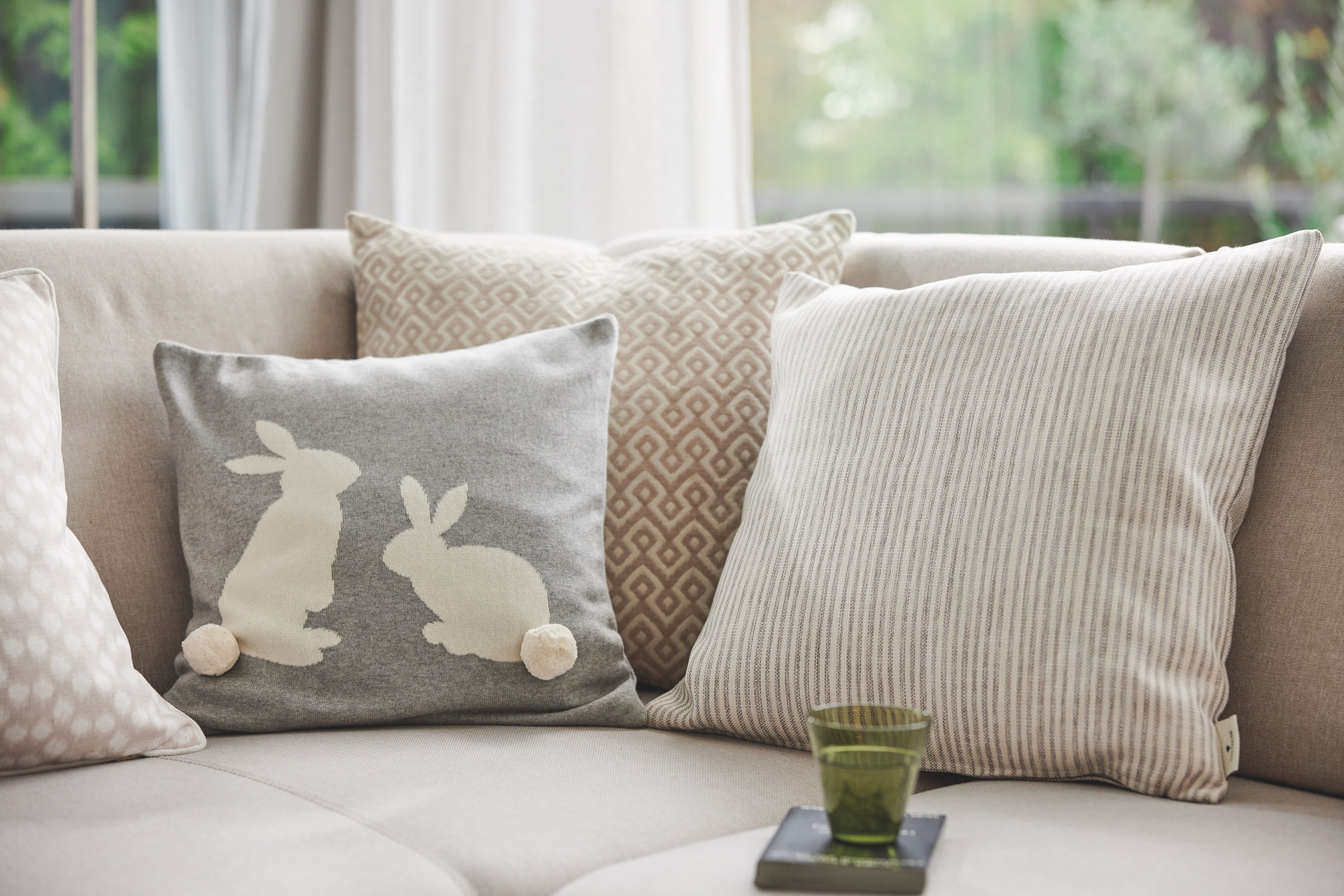 Kissenhülle »Bobble Rabbit« mit Bommelapplikation günstig online kaufen