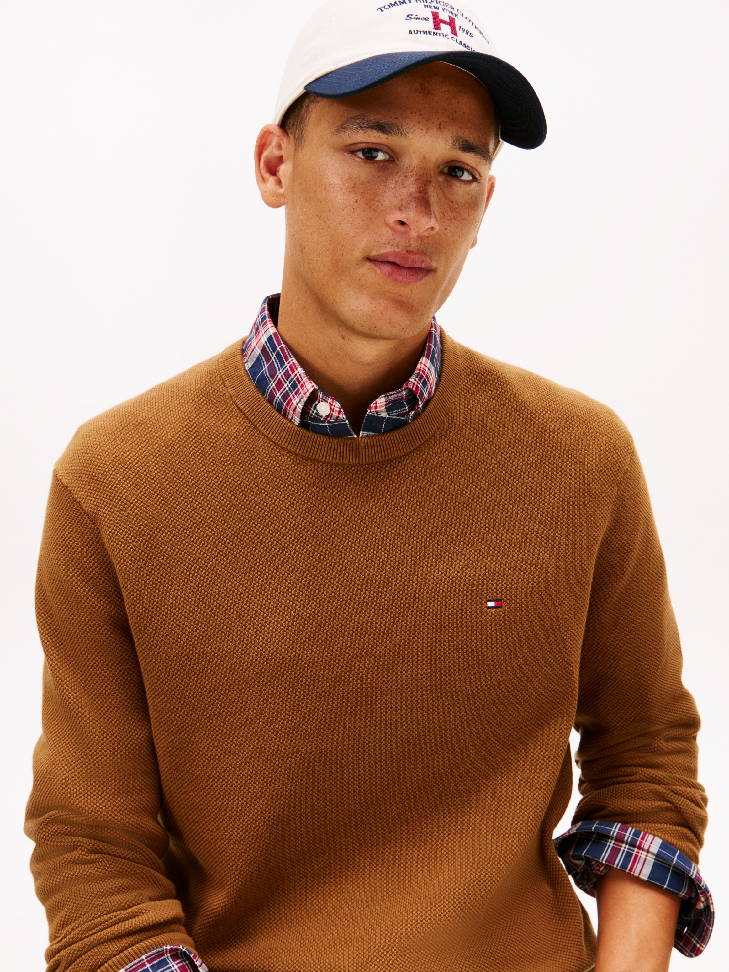 Tommy Hilfiger Rundhalspullover »ESSENTIAL STRUCTURE CREW NECK mit Struktur und Label«