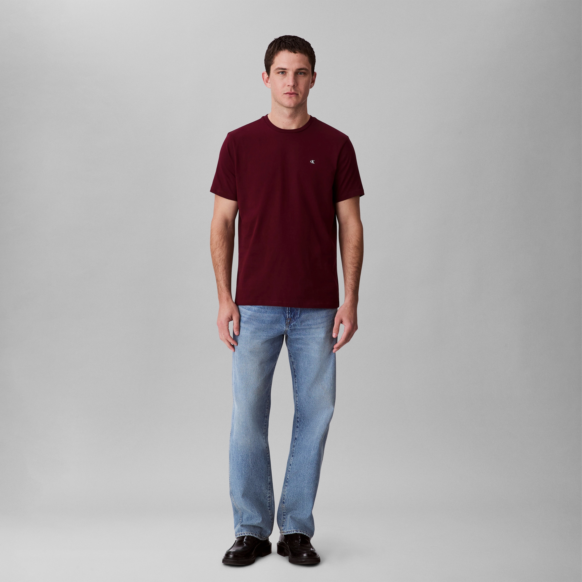 Calvin Klein Jeans T-Shirt »SS SMOOTH CTTN SOLID CREWNK TEE«, mit Logo