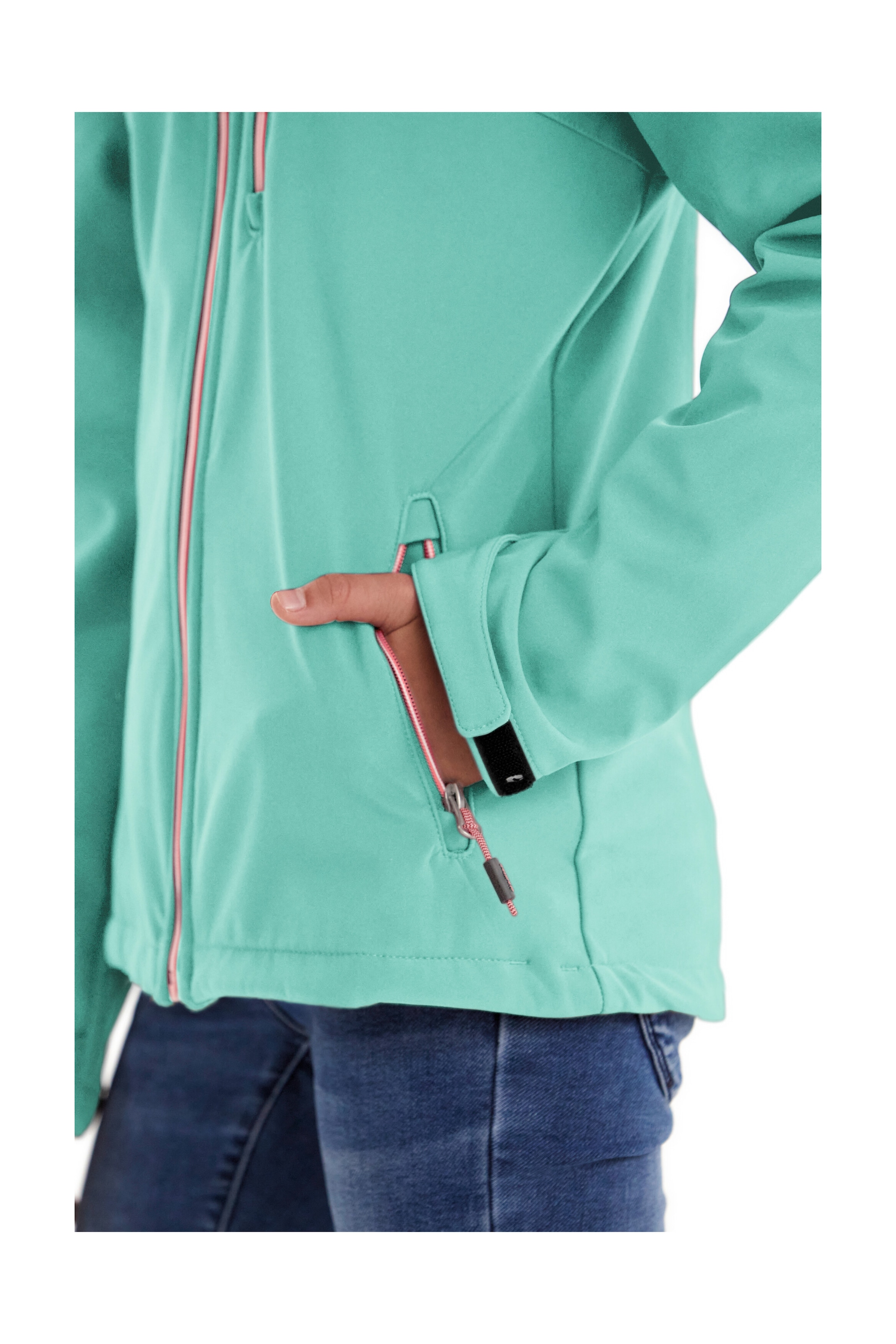 Killtec Softshelljacke »Girls Softshelljacke« Wasserabweisend, verstellbare Kapuze u Ärmel, Fleece-Innenfutter