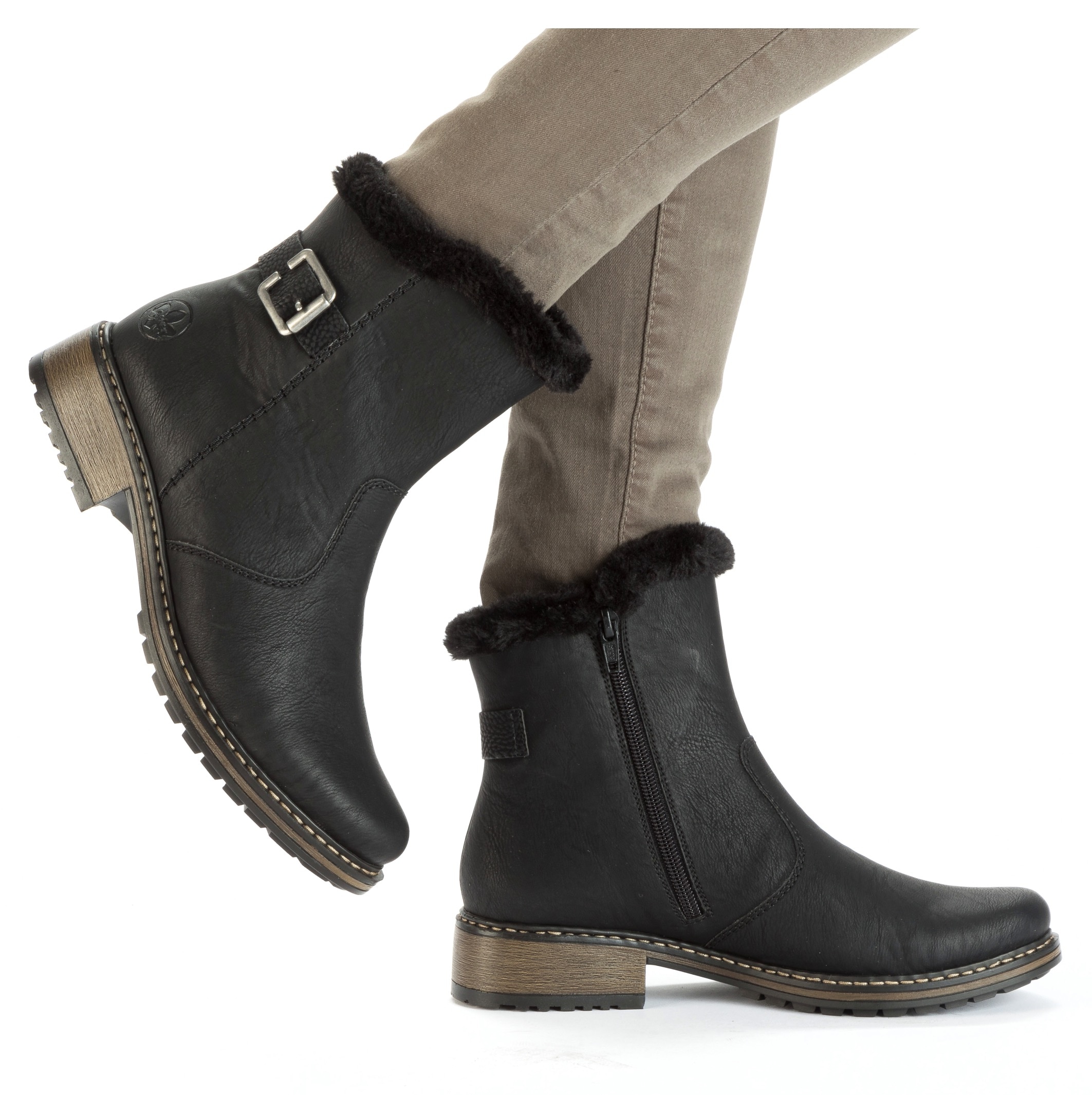 Rieker Winterstiefelette, mit Zierschnalle am Schaft