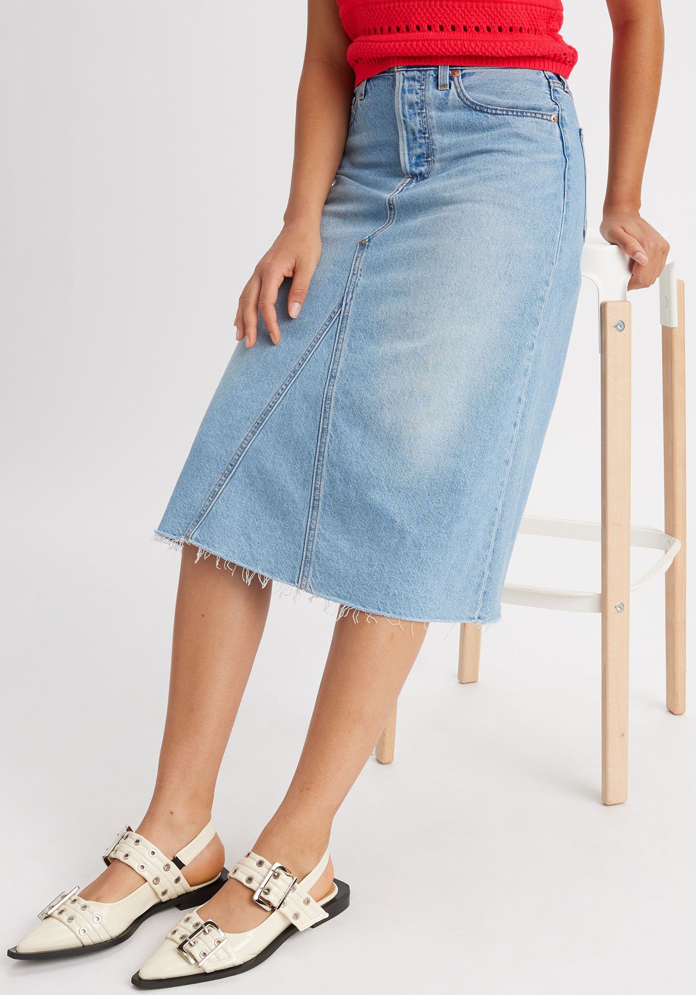 Levi's® Jeansrock »HR A LINE DECON SKIRT«, in trendy Midi-Länge mit ausgefranster Kante