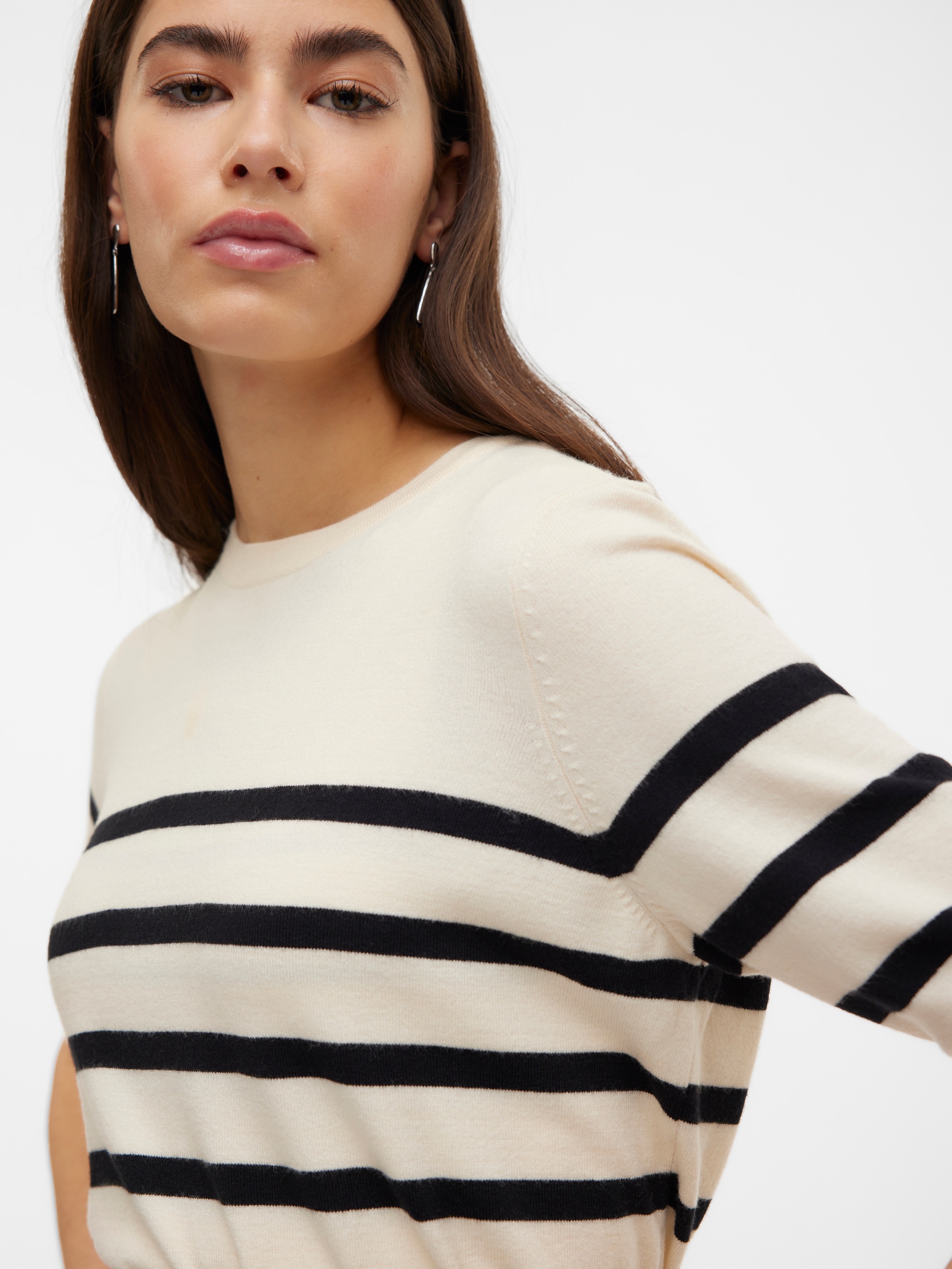 Vero Moda Kurzarmpullover »leichter Feinstrickpullover VMSABA PLAIN SS O-NECK PULLOVER GA NOOS«, (Damenpullover, Rundhalsausschnitt, Kurzarm, Sommerpulli,), im Regular Fit aus pflegeleichtem Materialmix mit Viskose