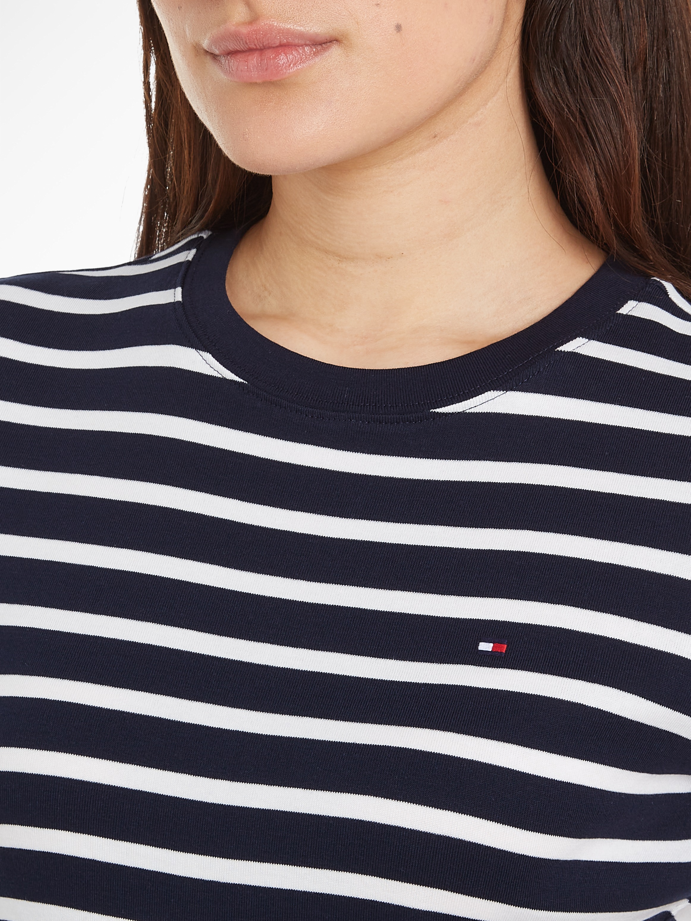 Tommy Hilfiger Shirtkleid »NEW CODY STR SLIM KNEE DRS SS«, mit allover Streifendessin, Logo-Flag