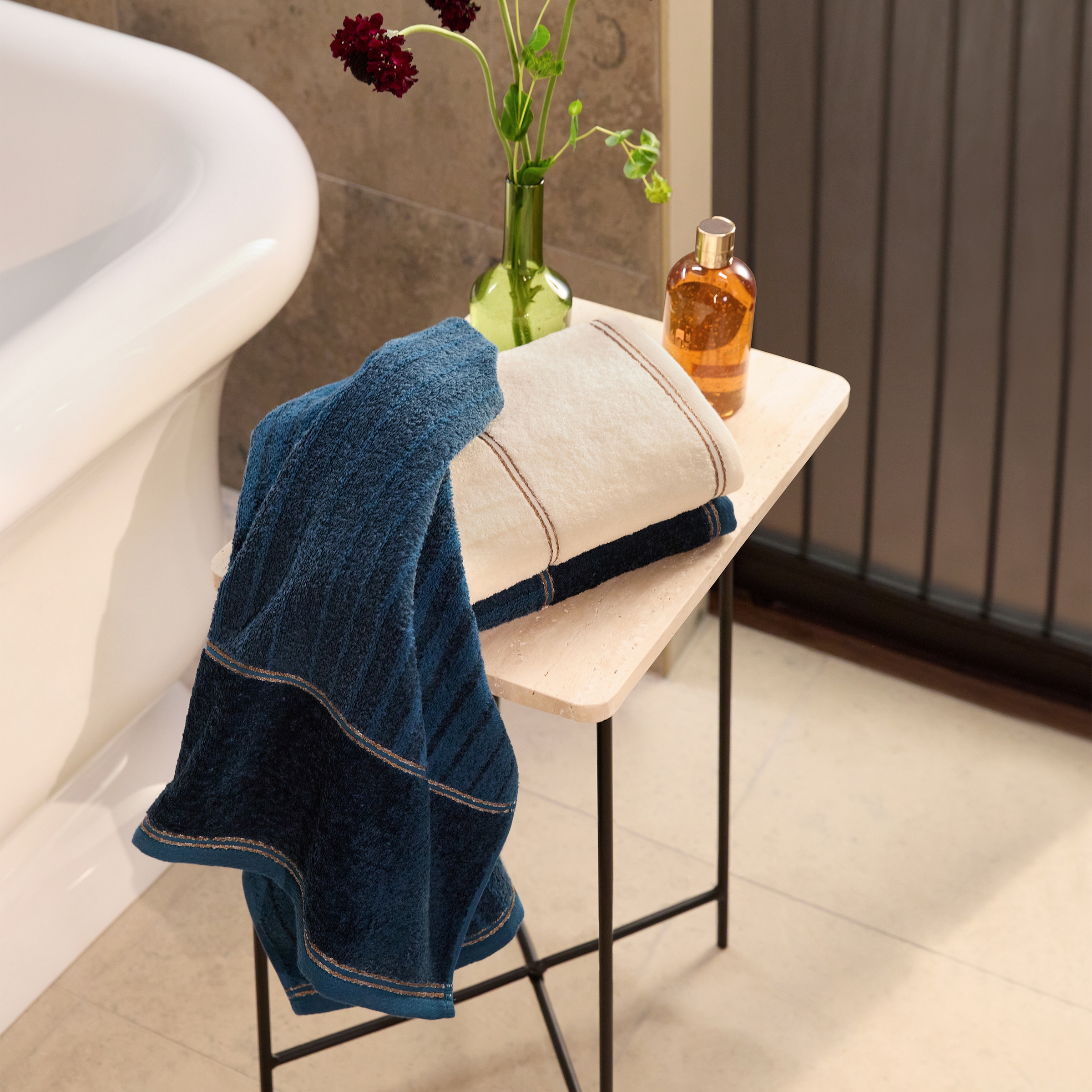 Möve Handtuch »Vibrant Opulence Ombre« aus Baumwolle und Lyocell gefertigt