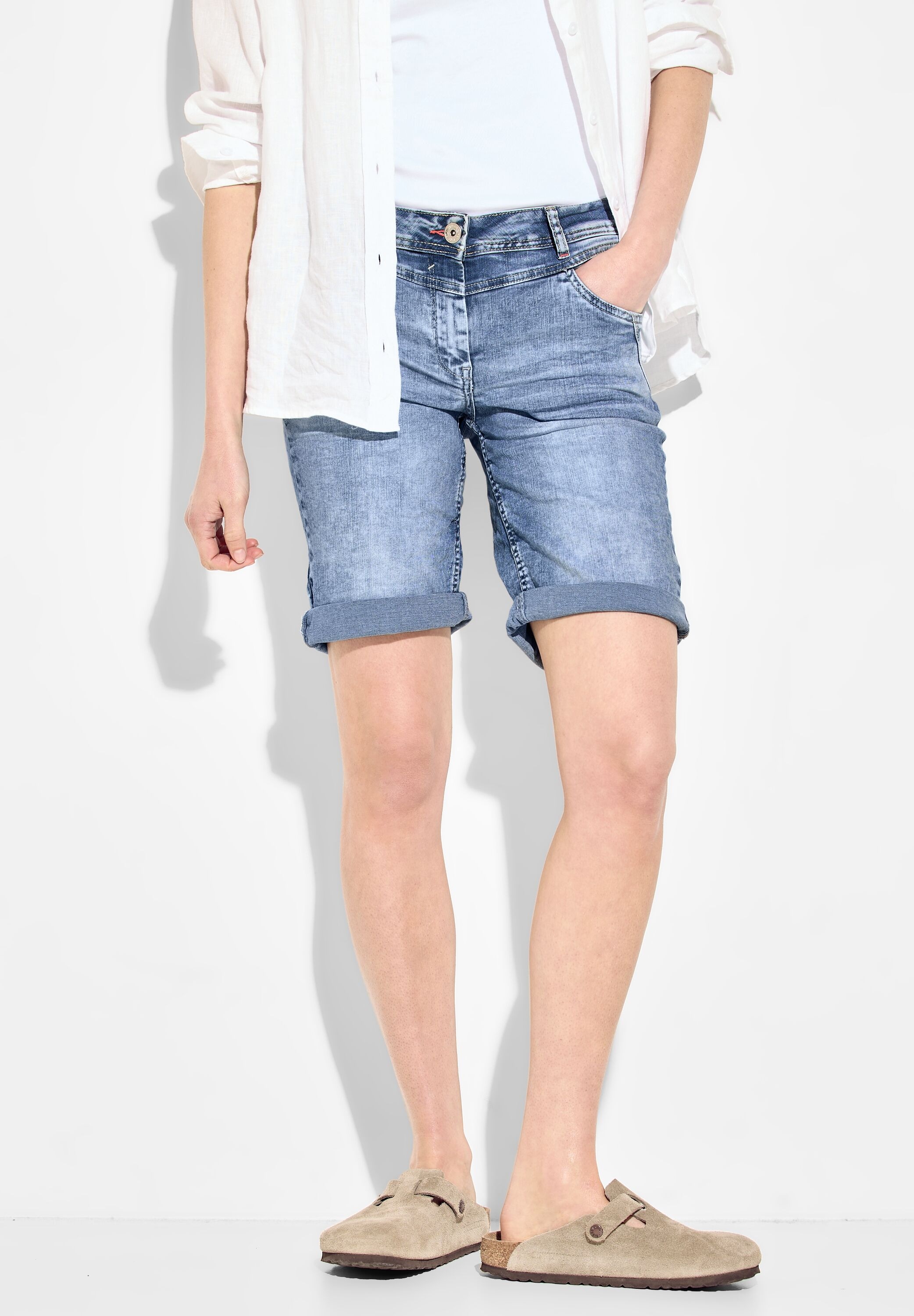 Cecil Shorts, in hellblauer used-Waschung