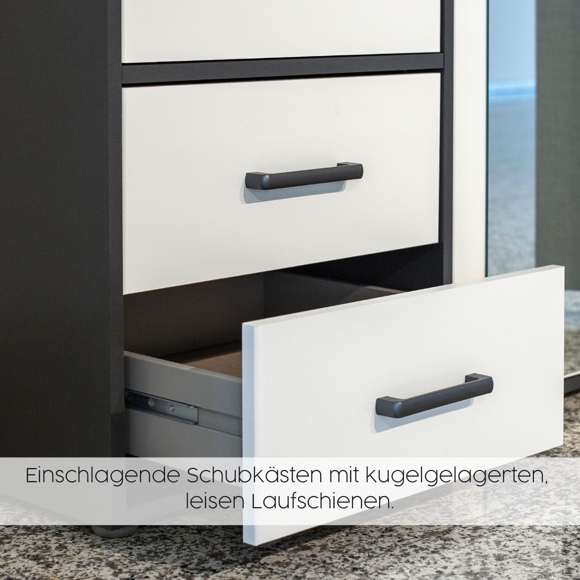 rauch Drehtürenschrank »Kleiderschrank Schrank Garderobe SHINJO Breiten 93/140/187 cm« in 3 verschiedenen Ausstattungen BASIC/CLASSIC/PREMIUM,  Griffe und Füße aus Massivholz, viel Stauraum MADE IN GERMANY