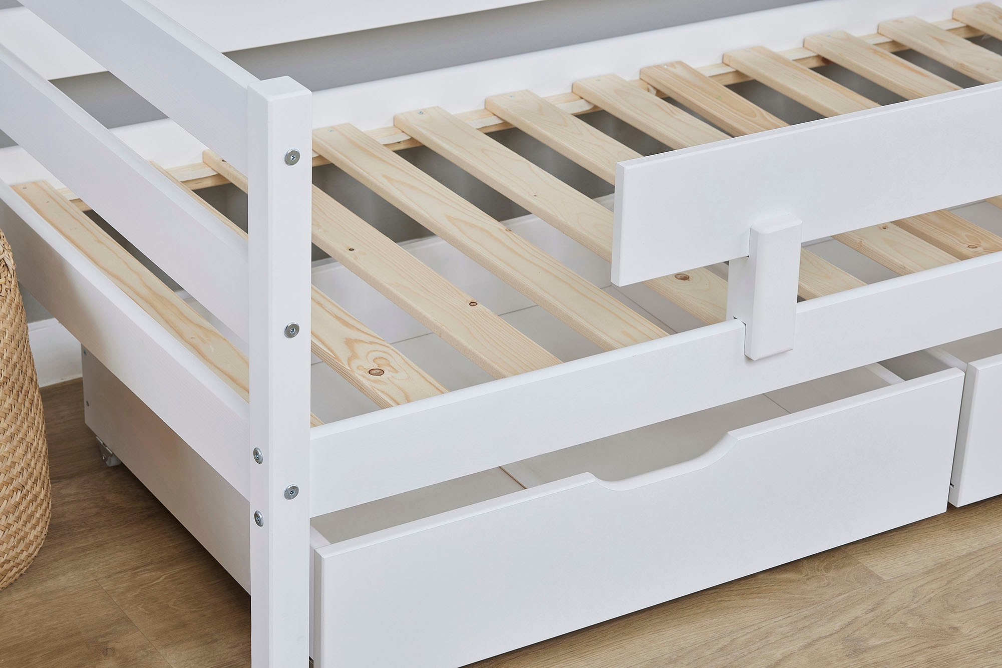 Hoppekids Einzelbett »ECO Comfort Kinderbett, Kiefer Massivholz, Jugendbett inkl. Rollrost«, 70x160 cm, wahlweise in verschieden Farben/ Matratze/ Absturzsicherung