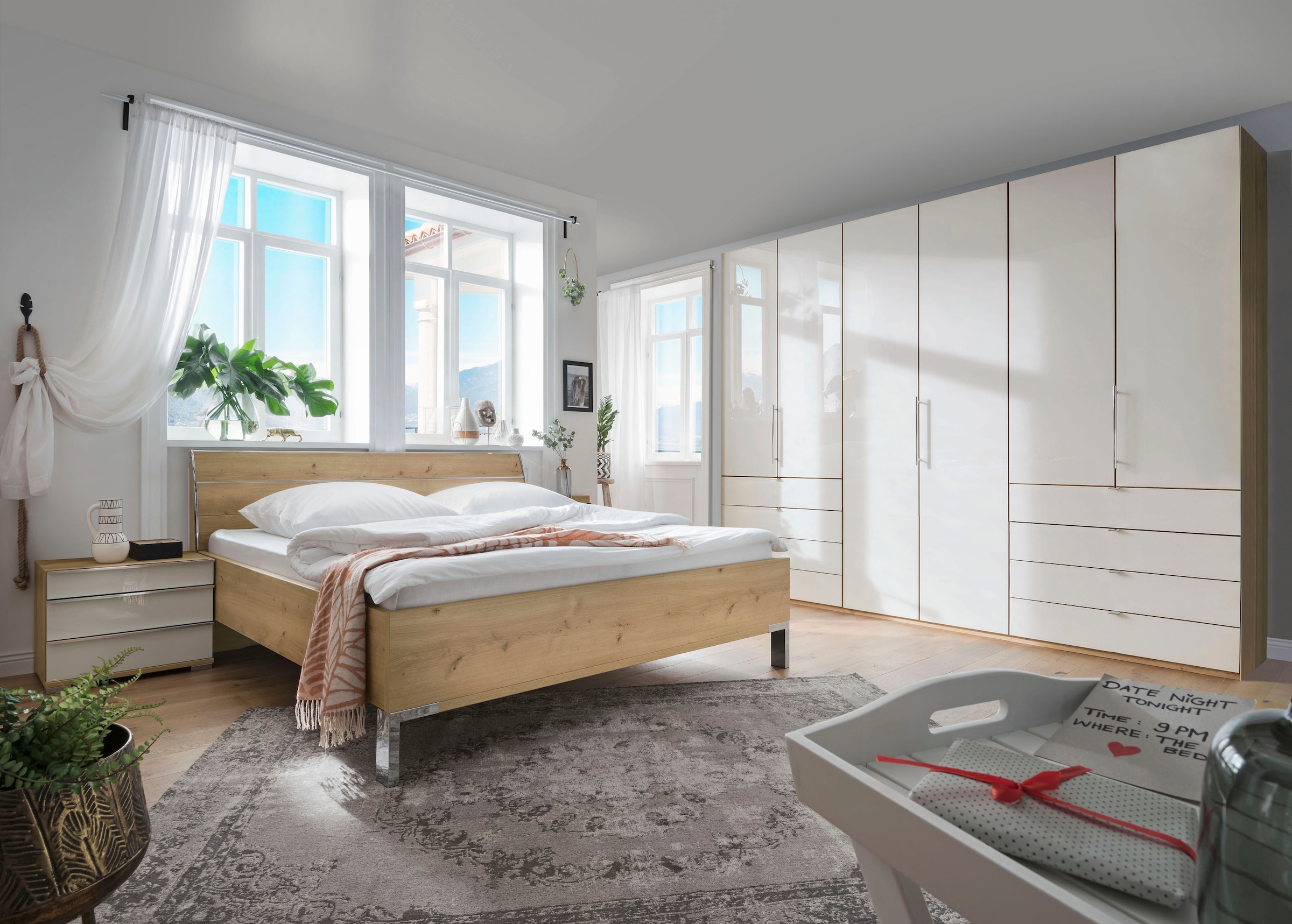 WIEMANN Falttürenschrank »Loft, hochwertige Glasfront, Metallgriffe, viel Stauraum«, (3 Breiten: 200cm/250cm/300cm, Höhe: 236cm), Qualität trifft edles Design, 8 Schubkästen, 6 Türen