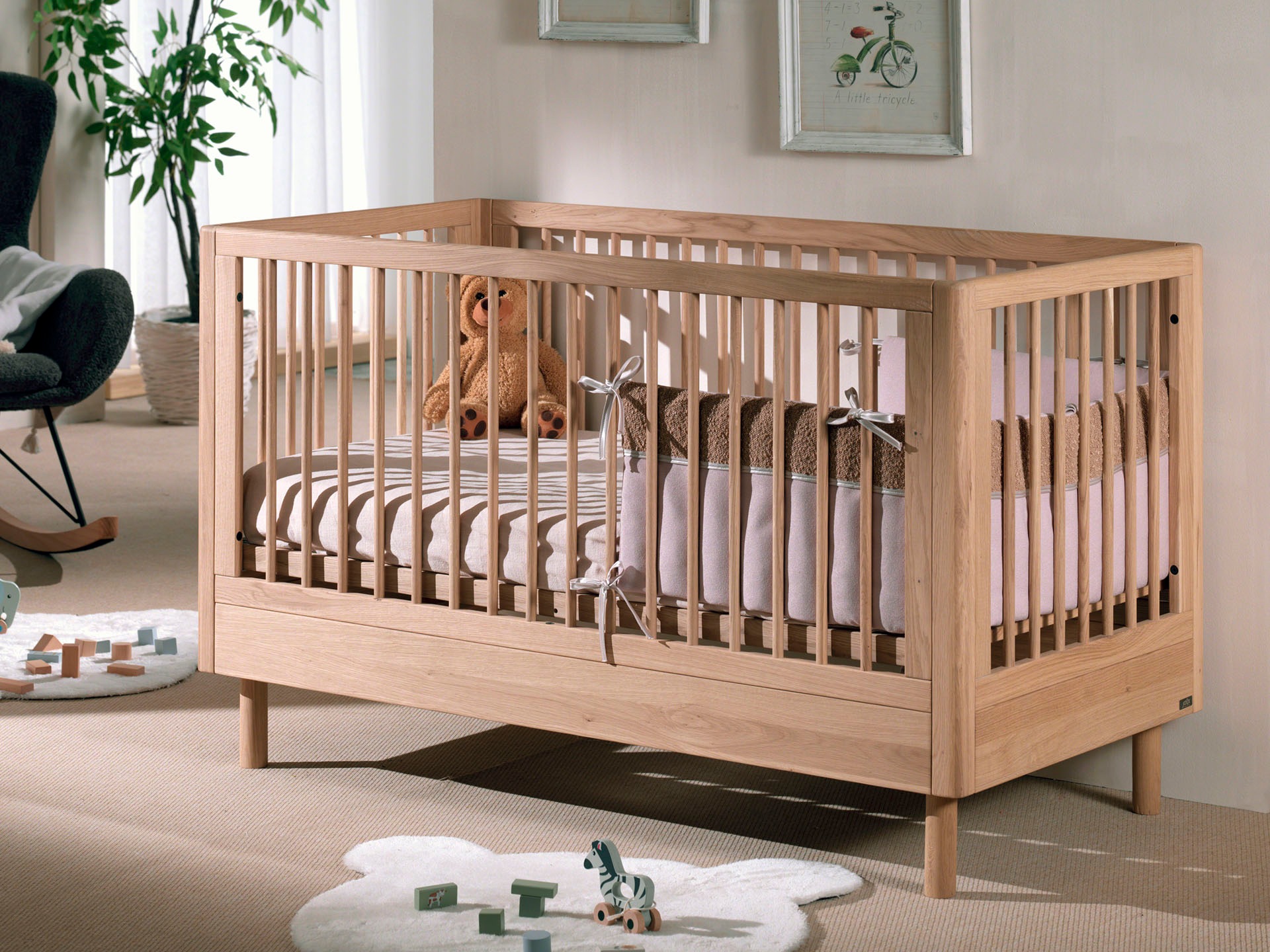 Home affaire Babybett »hochwertig, stabil gebaut, Made in Europe, Oberfläche geölt lt. EN71-3«, 70/140 cm, mit Schlupfsprossen und Lattenrost, höhenverstellbar