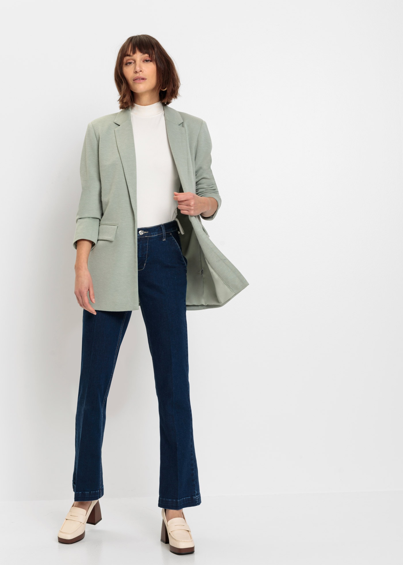 bonprix Jerseyblazer »Langer Jersey-Blazer mit Taschen« 1 mit Reverskragen, lockere Passform, aus Viskose und Polyester