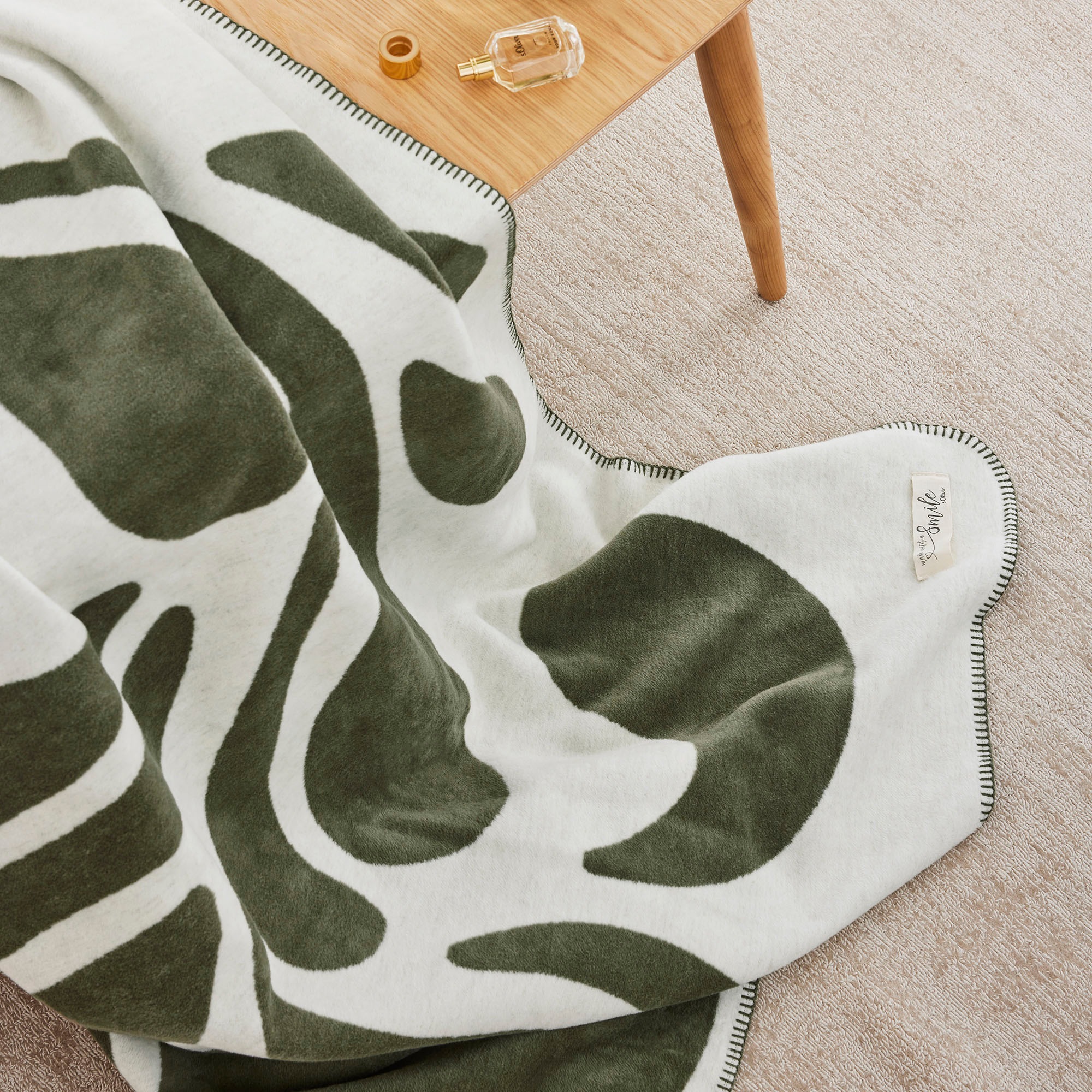 s.Oliver Wohndecke »Wohndecke s.Oliver«, mit organischem Design