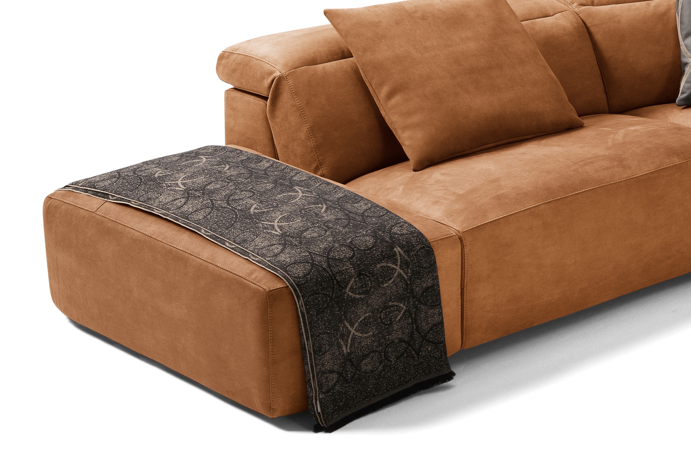 Egoitaliano Ecksofa »Beverly, extravangantes Designsofa mit erstklassigem Sitzkomfort« wahlweise mit elektrischer Relaxfunktion, Kopfteilverstellung