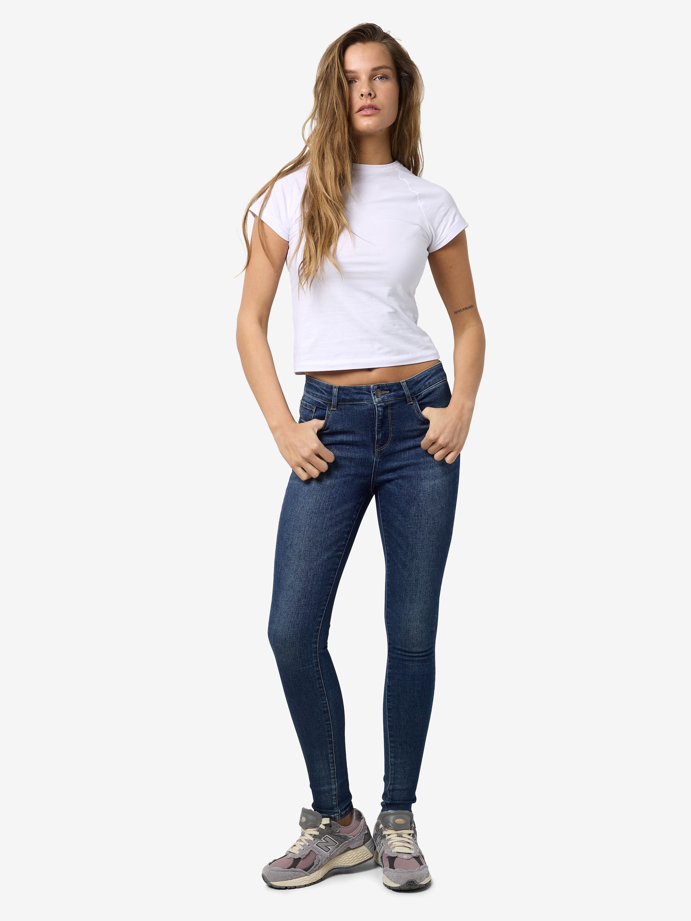 Noisy may Skinny-fit-Jeans »NMJEN NW SKINNY SHAPER JEAN JT175DB NOOS«