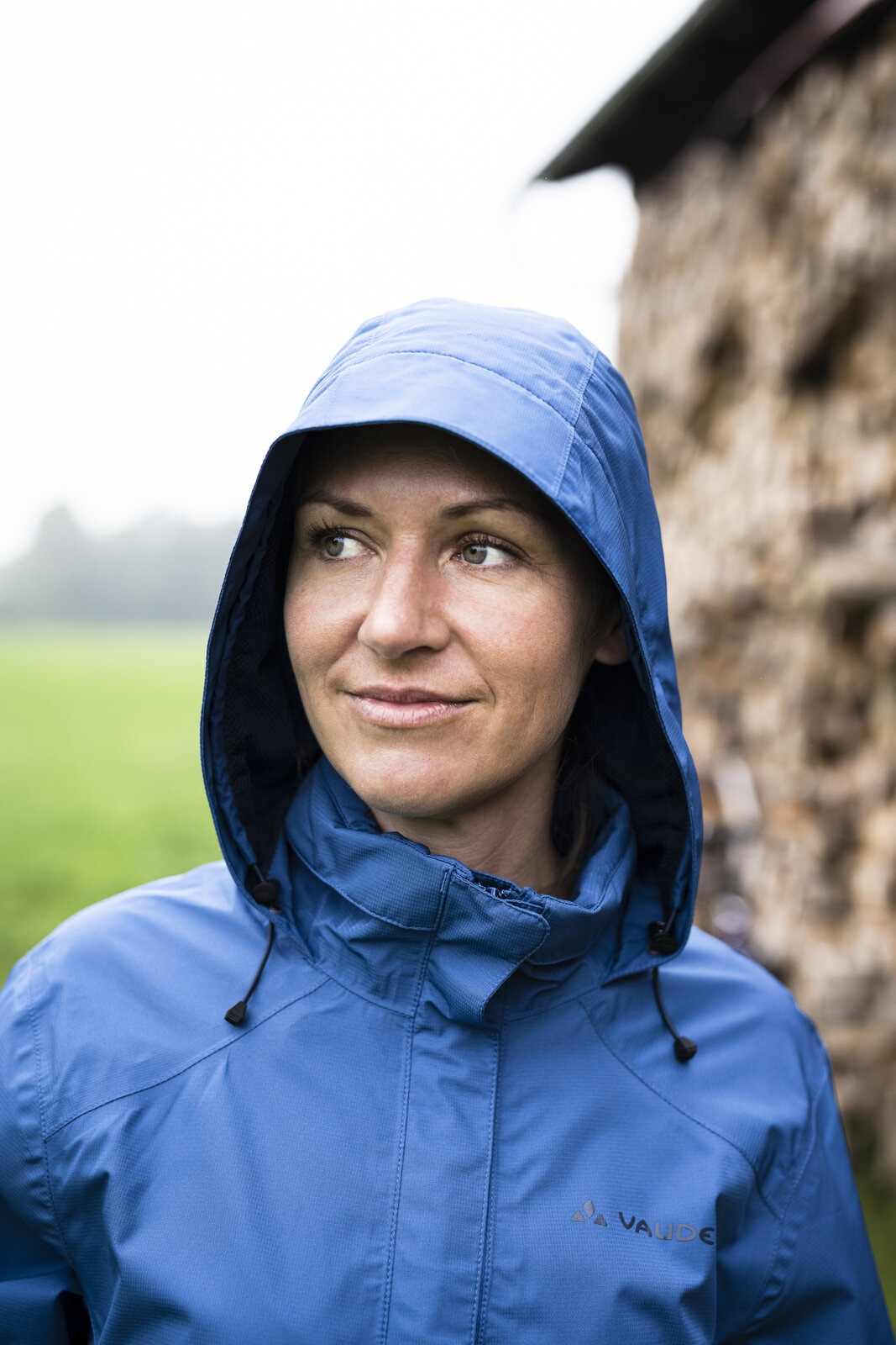 VAUDE Fahrradjacke »WOMEN'S ESCAPE BIKE LIGHT JACKET«, (1 St.), Winddicht & Wasserdicht & Atmungsaktiv