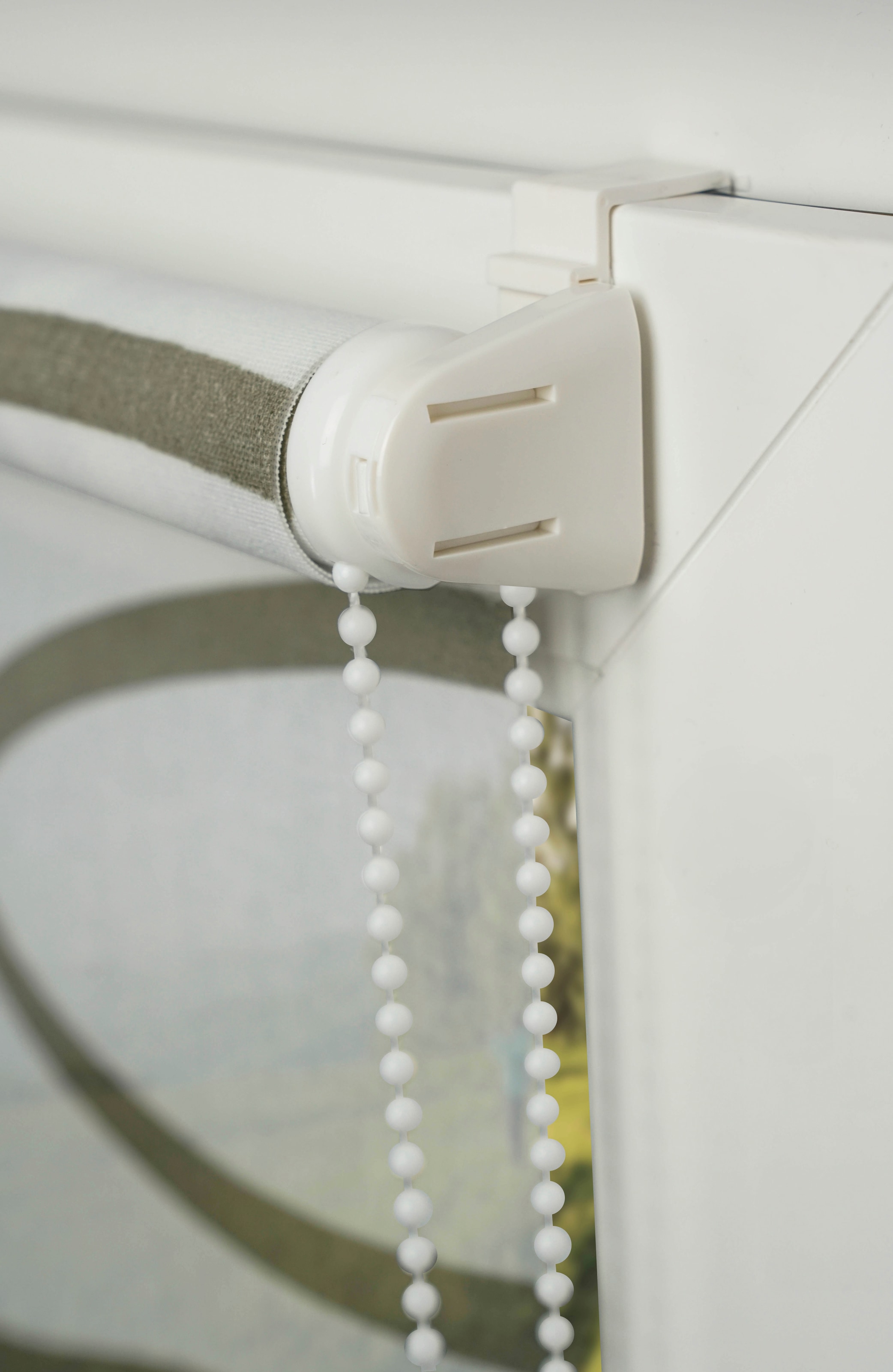 mydeco Seitenzugrollo »Win move«, Lichtschutz, Sichtschutz, ohne Bohren, freihängend, mit stylischem Muster