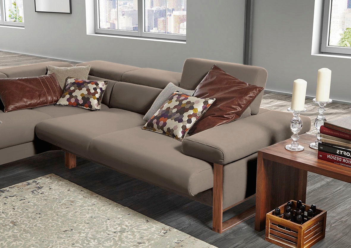 W.SCHILLIG Ecksofa »finn, Designsofa mit tollem Sitzkomfort, bequem, L-Form«, German Design Award 2016, Fußgestell Nussbaum natur, Breite 281 cm