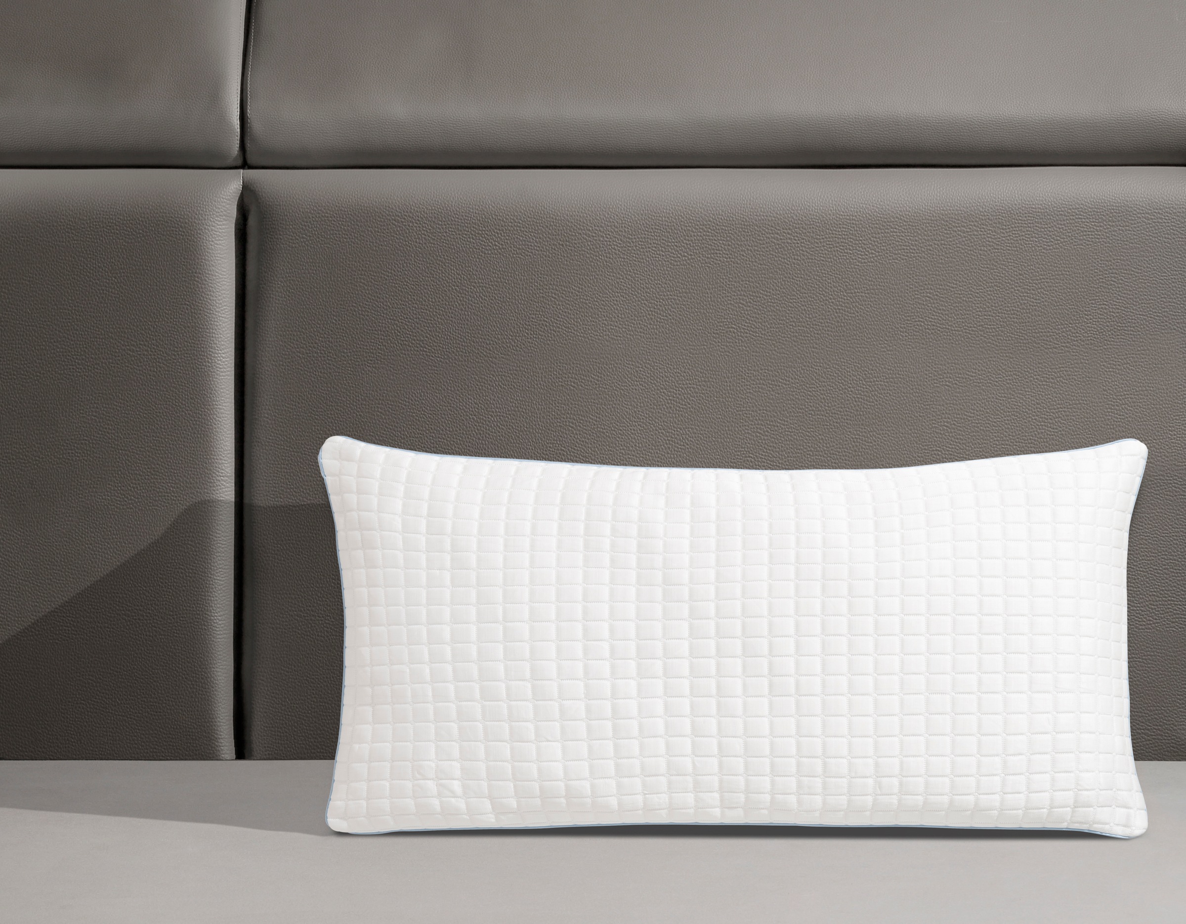 RIBECO Kopfkissen »Olaf, 40x80 & 80x80 cm erhältlich«, Füllung: Polyester, Bezug: Baumwolle & Polyester, (1 St.), mit kühlender Sommer- und weicher Winterseite!