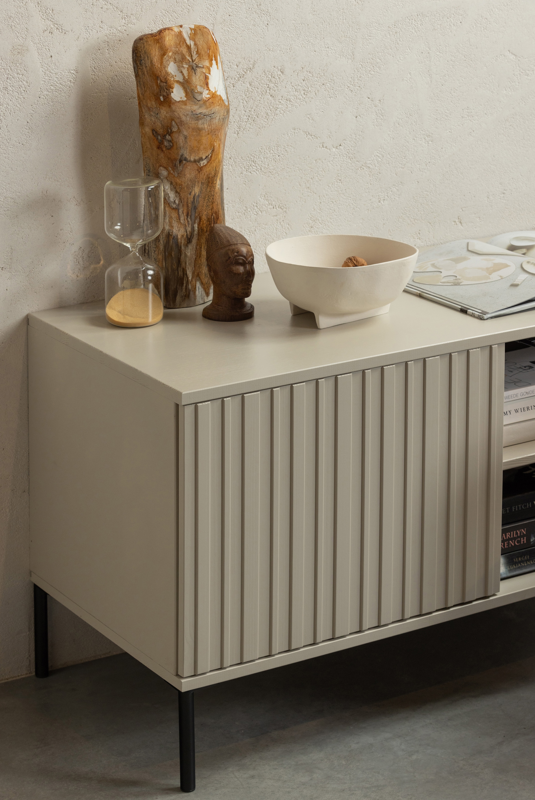 WOOOD Sideboard »New Gravure FSC® Mix holz mit Druckmechanismus H 56 x B 150 x T 44 cm« Das Gravure New TV-Möbel von WOOOD mit Stil, Stauraum und Push-to-Open