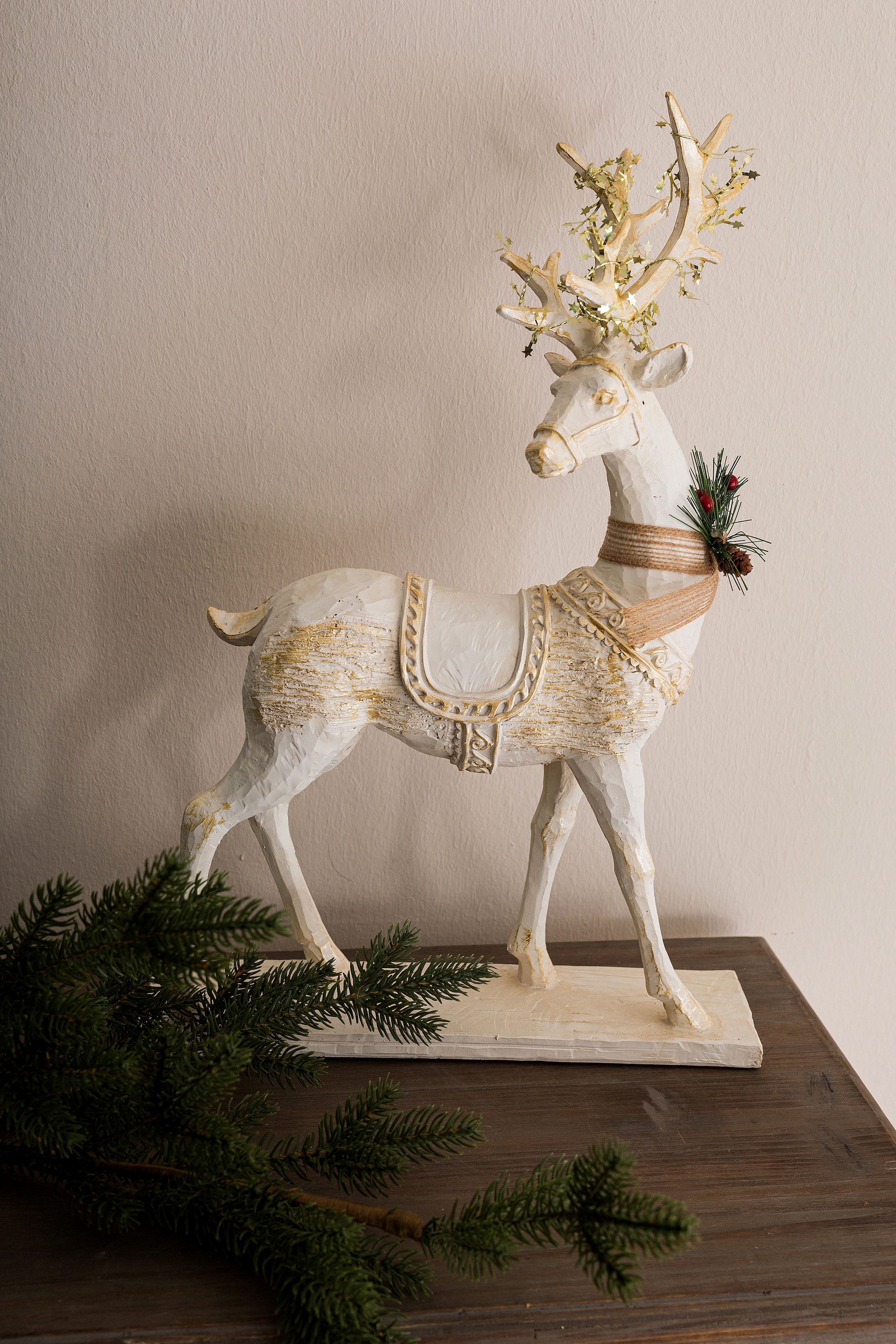 Myflair Möbel & Accessoires Weihnachtsfigur »Weihnachtsdeko«, Hirsch mit geschmücktem Geweih, aus Keramik, Höhe ca. 47 cm