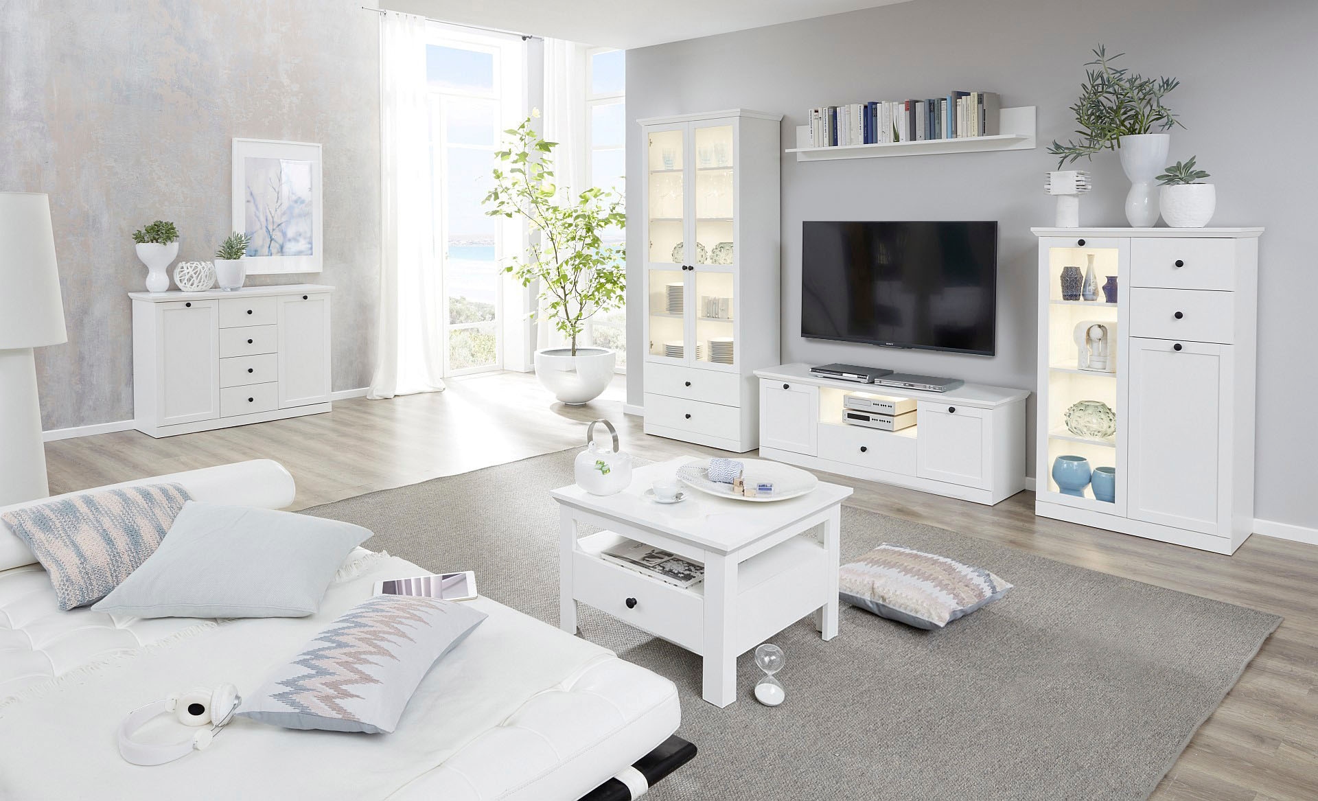 Home affaire Lowboard »Örebro« Kommode, zeitloser Landhausstil, mit Vollauszug, Beleuchtung optional