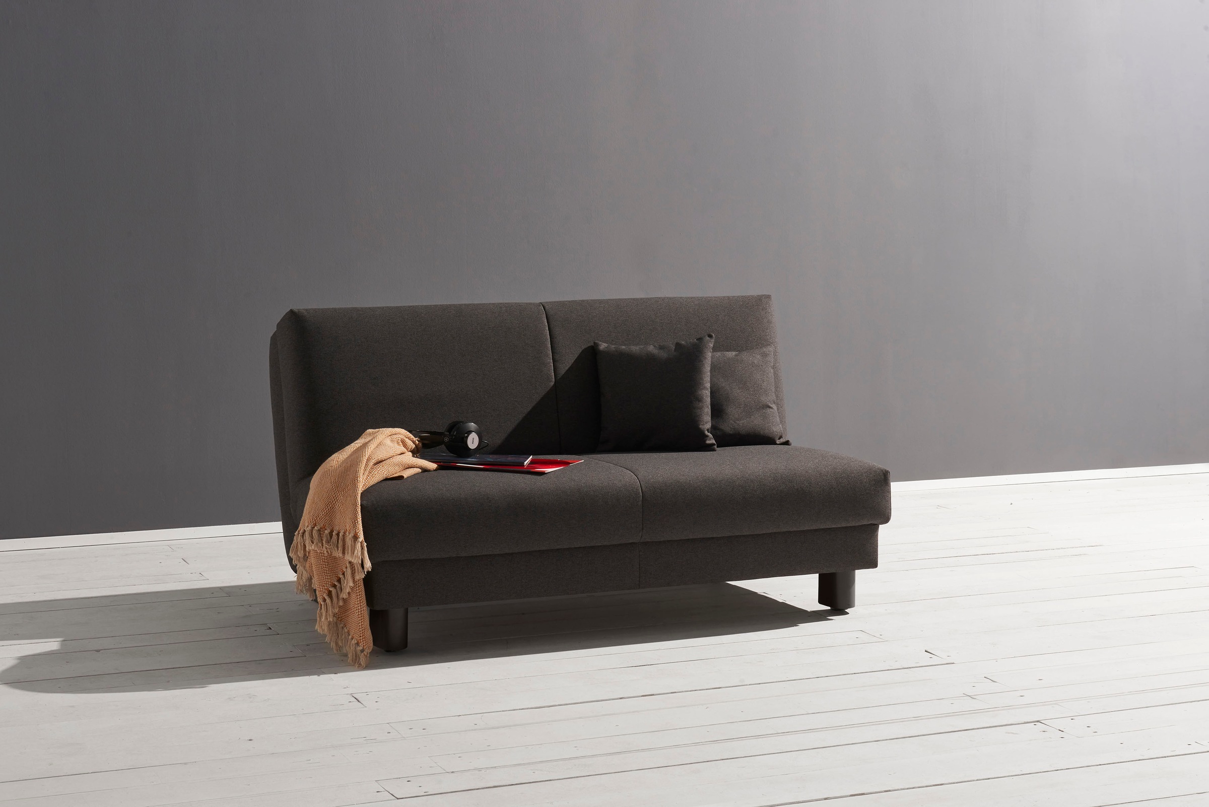 ell + ell Schlafsofa »Enny«, Liegefläche Breite 155 cm, Liegehöhe 40 cm, Füße schwarz, Rückenlehne