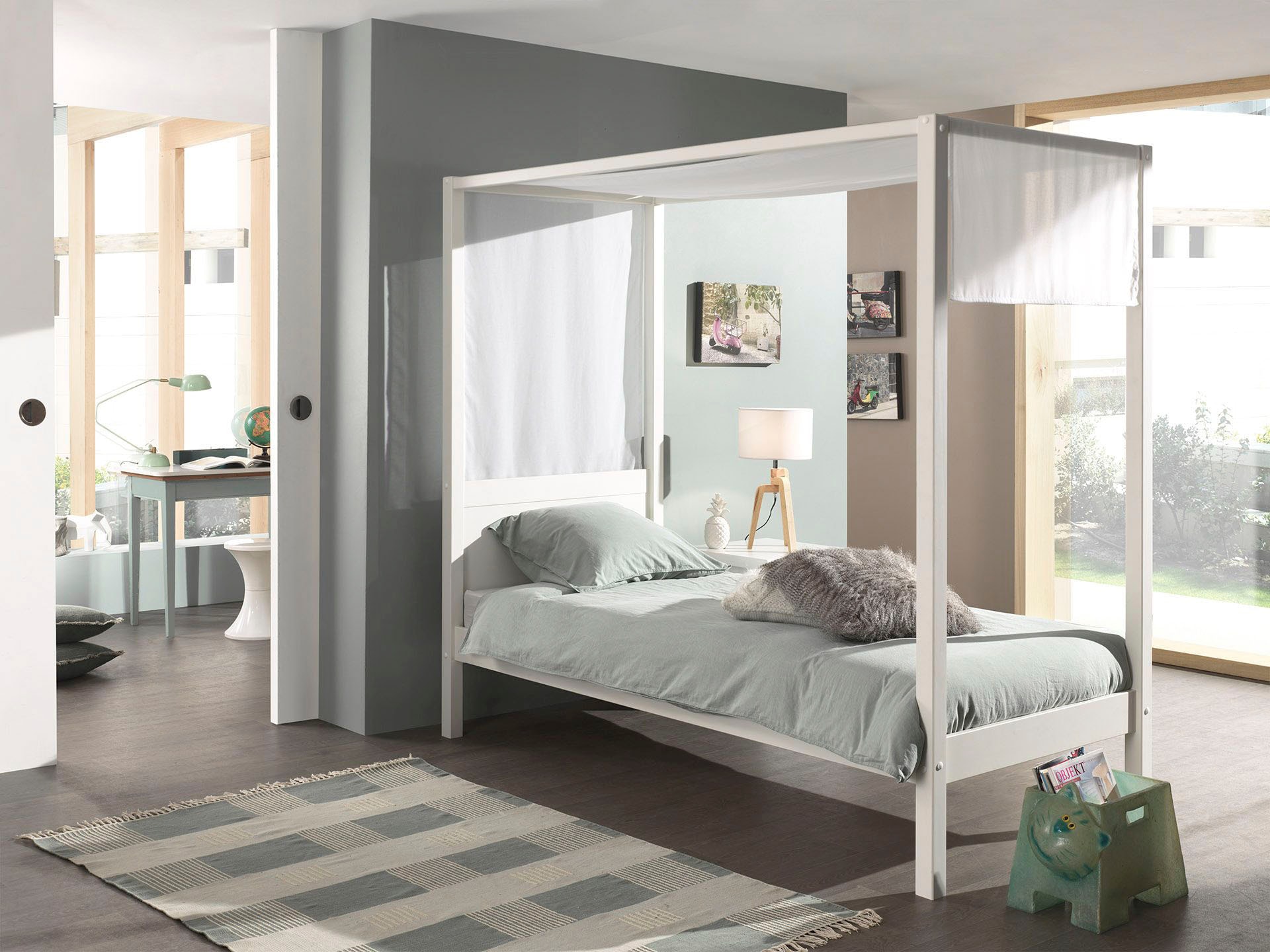 Vipack Himmelbett »Pino, Kiefer massiv weiß lackiert, Made in Europe, zeitloses Design«, (B/H/T ca. 208x191x148cm, inkl. Rolllattenrost, 2 Breiten zur Auswahl), wahlweise mit Textil-Himmel