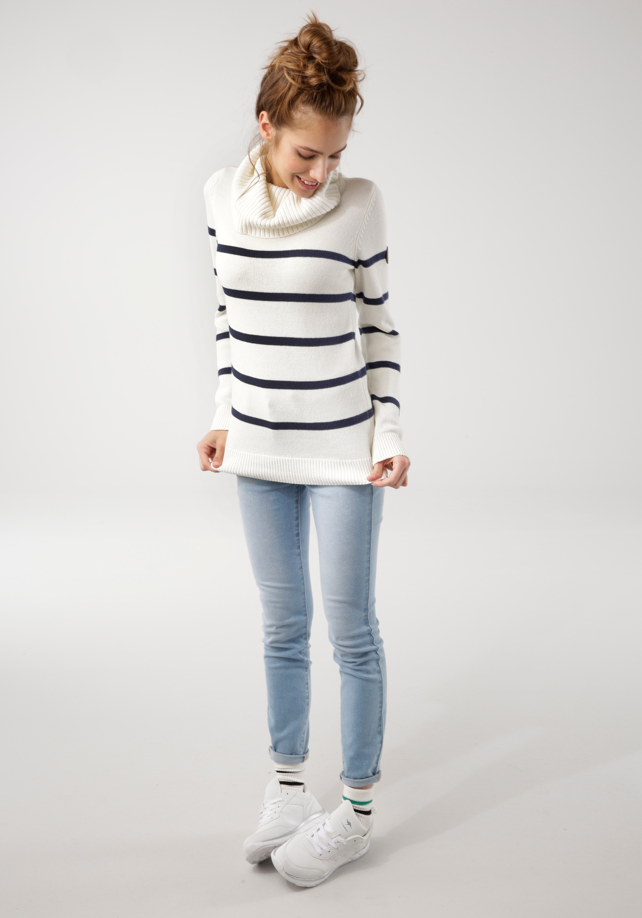 KangaROOS Rollkragenpullover, in lässiger Form mit Kontraststreifen