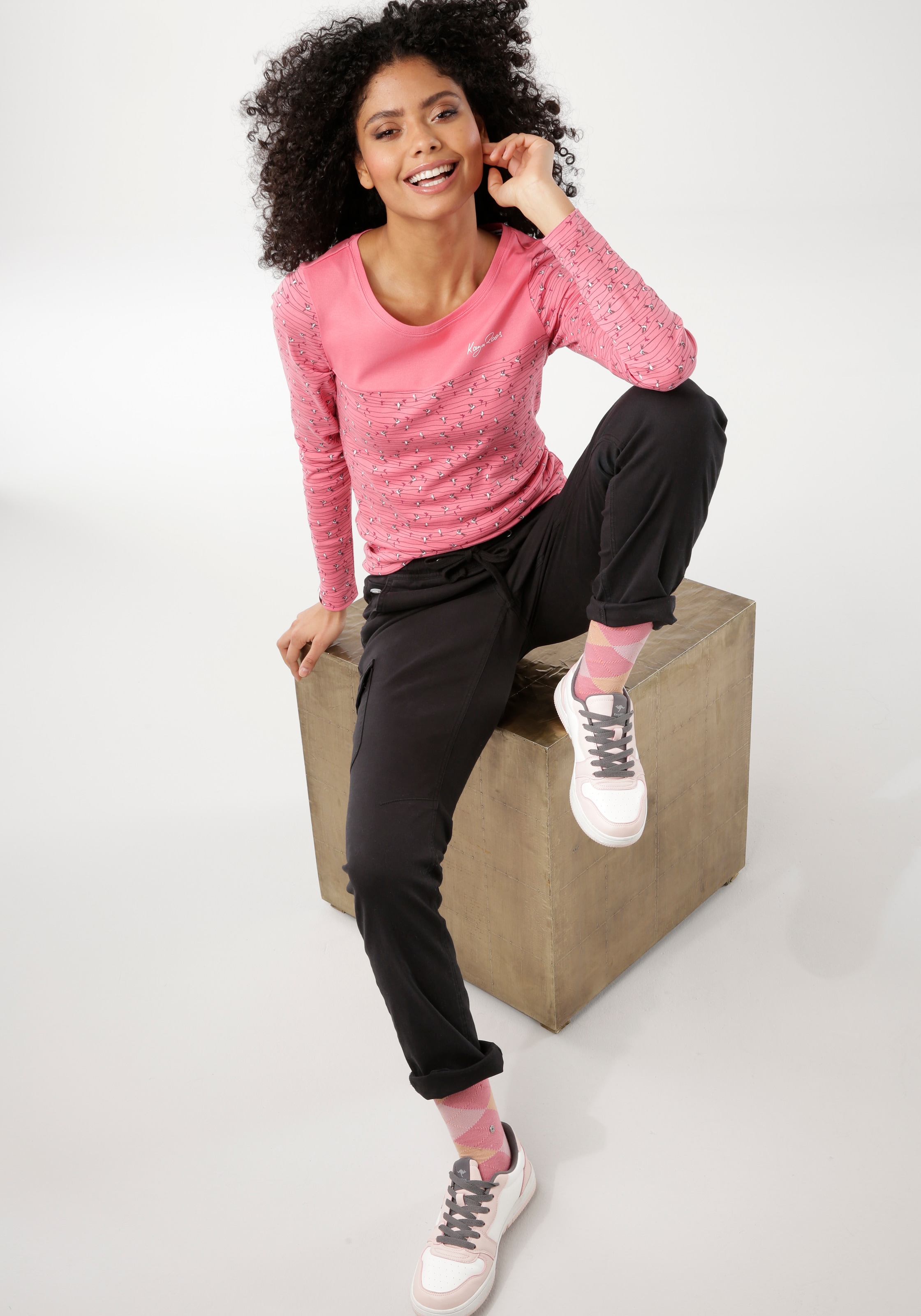 KangaROOS Langarmshirt Langarm,  sehr figurbetont,  aus Baumwolle