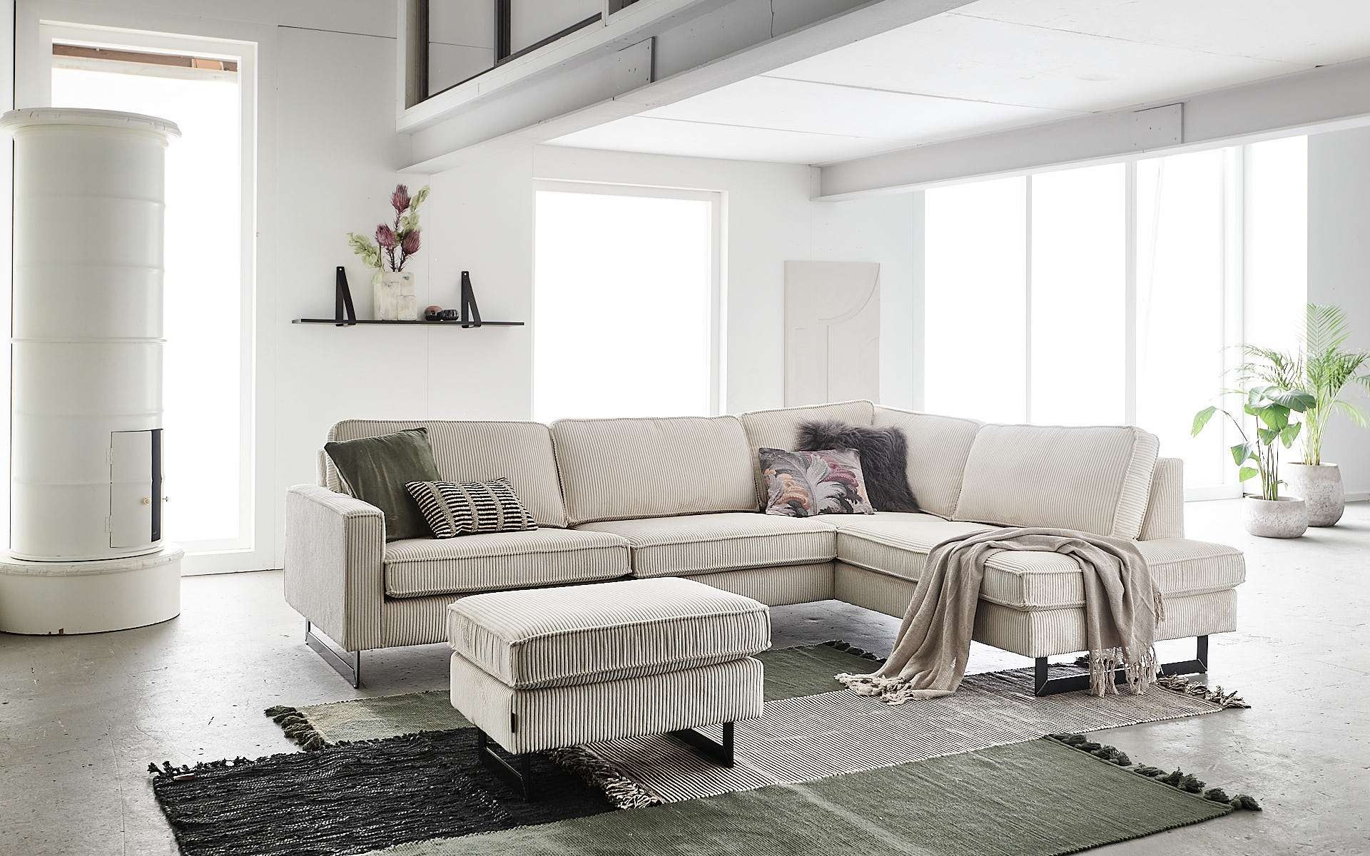 Places of Style Ecksofa »Pinto, 290 cm, Cord, Chenille, Lederoptik, Ottoman günstig online kaufen
