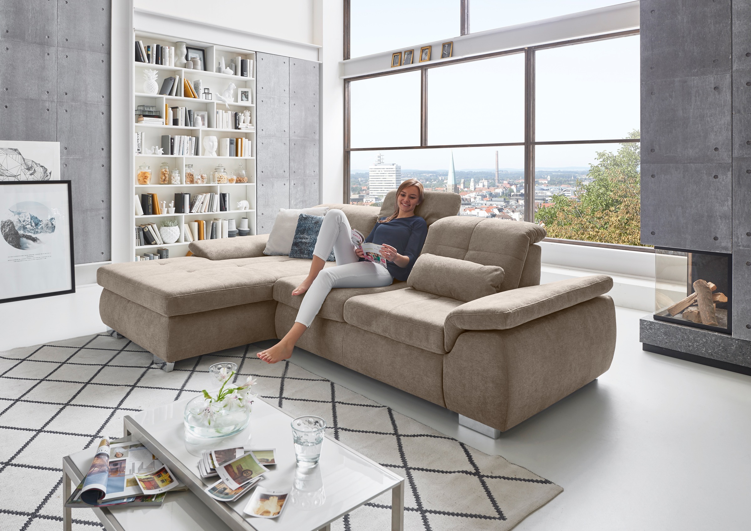 Die PlanBar Ecksofa »MP-IN16037 L-Form mit Kaltschaum-Polsterung«, mit Sitztiefenverstellung & Zierkissen