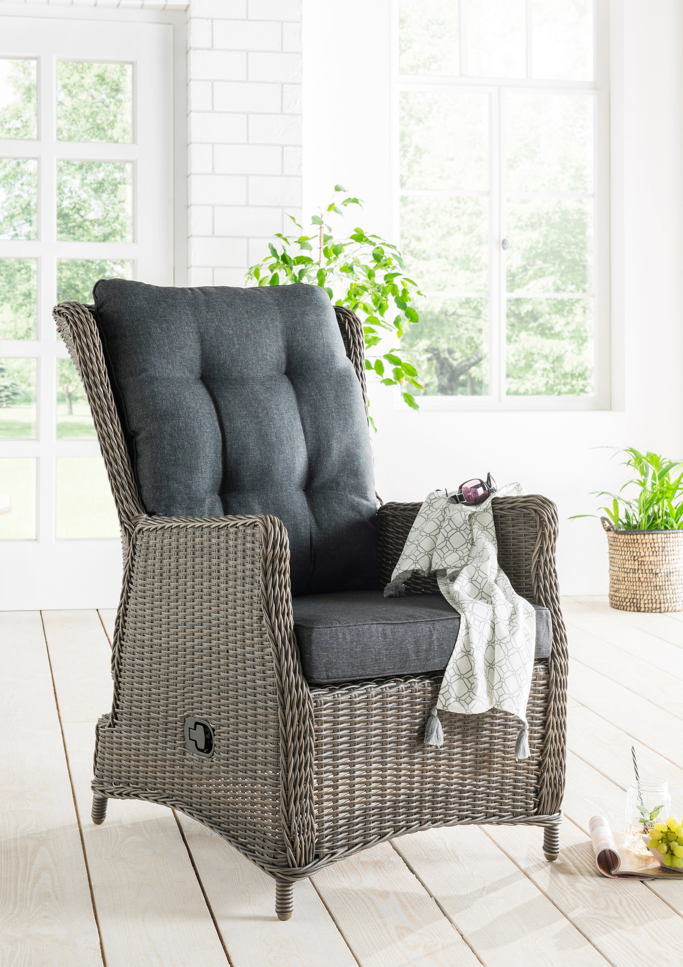 Destiny Gartenlounge-Set »CASA MERANO«, (4 tlg., 1x Sessel, 1x Beistelltisch, inkl. Auflagen), Aluminium, Polyrattan