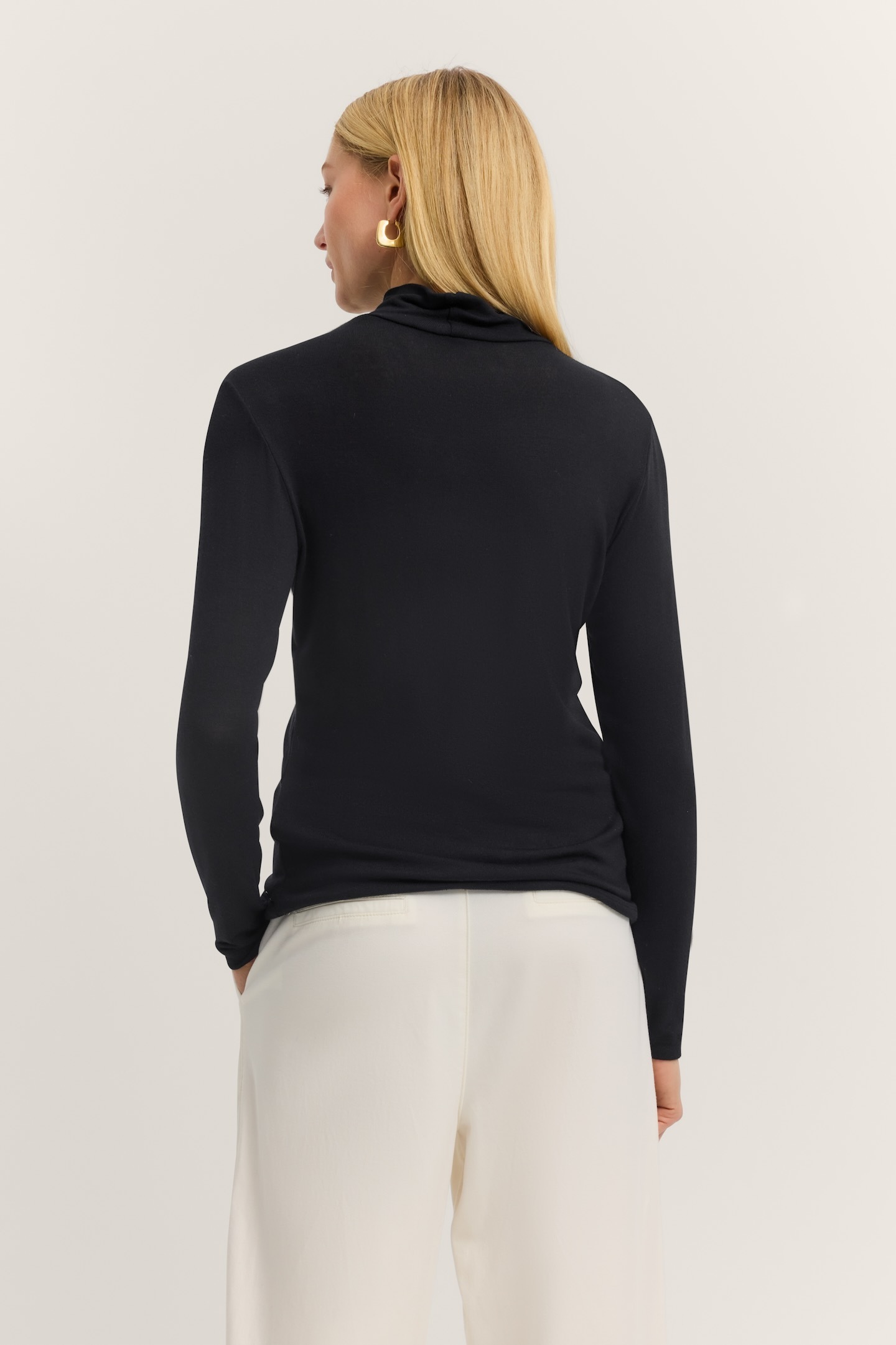 bugatti Sweatshirt »weich & elastisch« in einem Modal-Mix