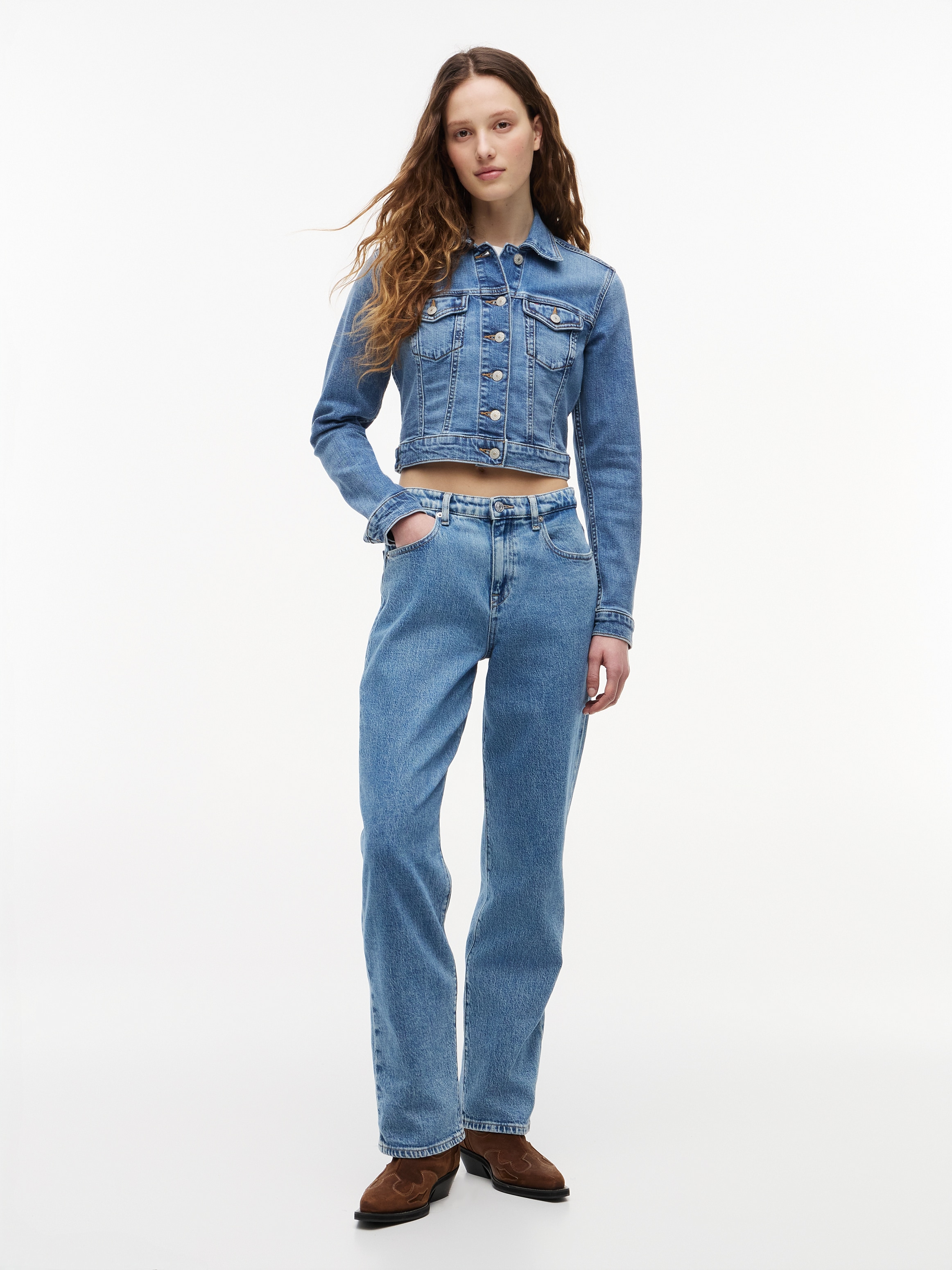 Tommy Jeans Jeansjacke »NEW SLIM TRUCKER JACKET CJ8138« Baumwollmischung, slim fit, Brusttaschen