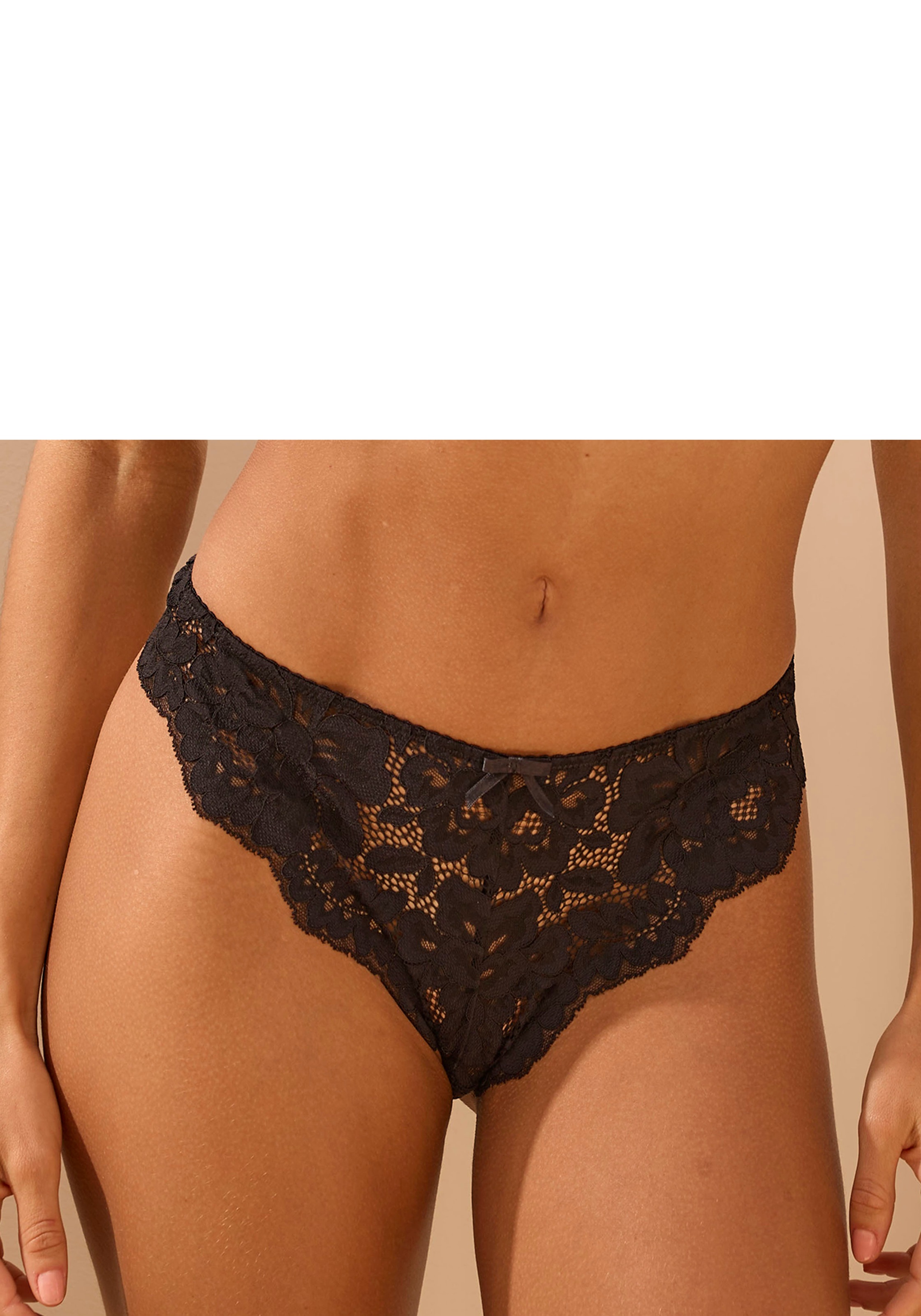 s.Oliver String »Charline«, aus floraler Spitze