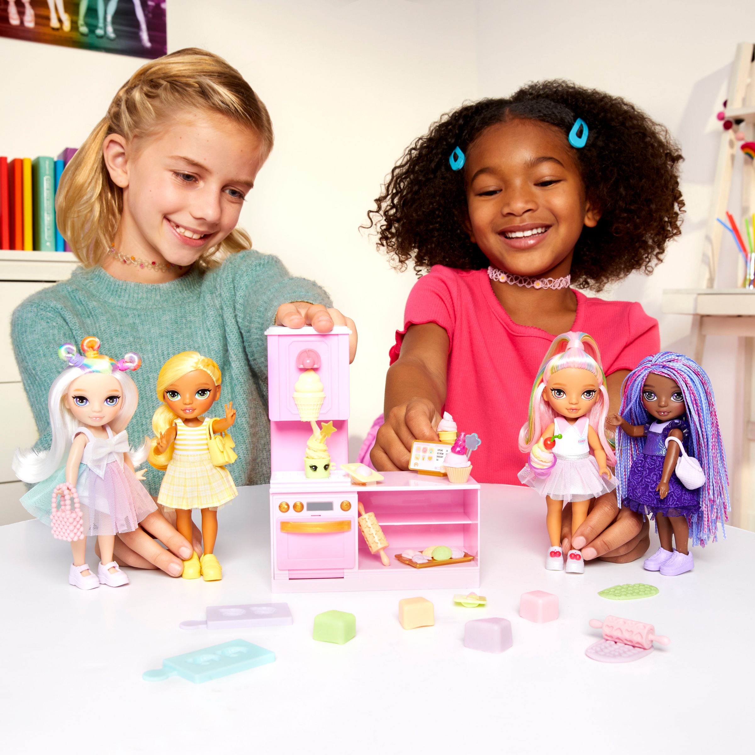 RAINBOW HIGH Minipuppe »Rainbow High Little Dessert Shop with Kandy Playset«