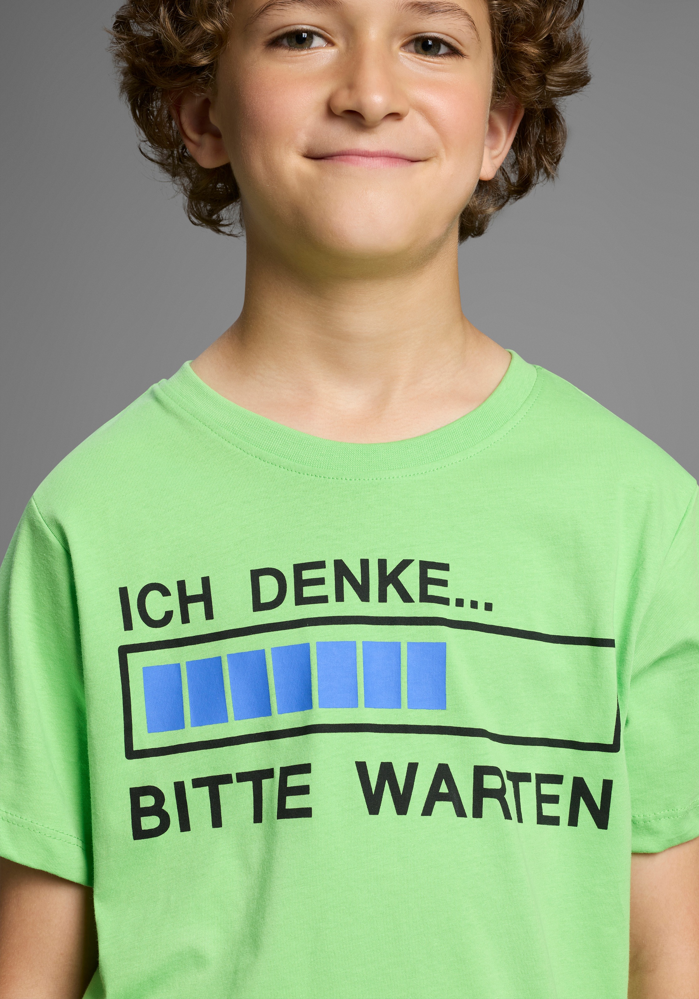 KIDSWORLD T-Shirt »ICH DENKE...BITTE WARTEN«, Kurzarm, Basic Passform, mit trendigem Aufdruck