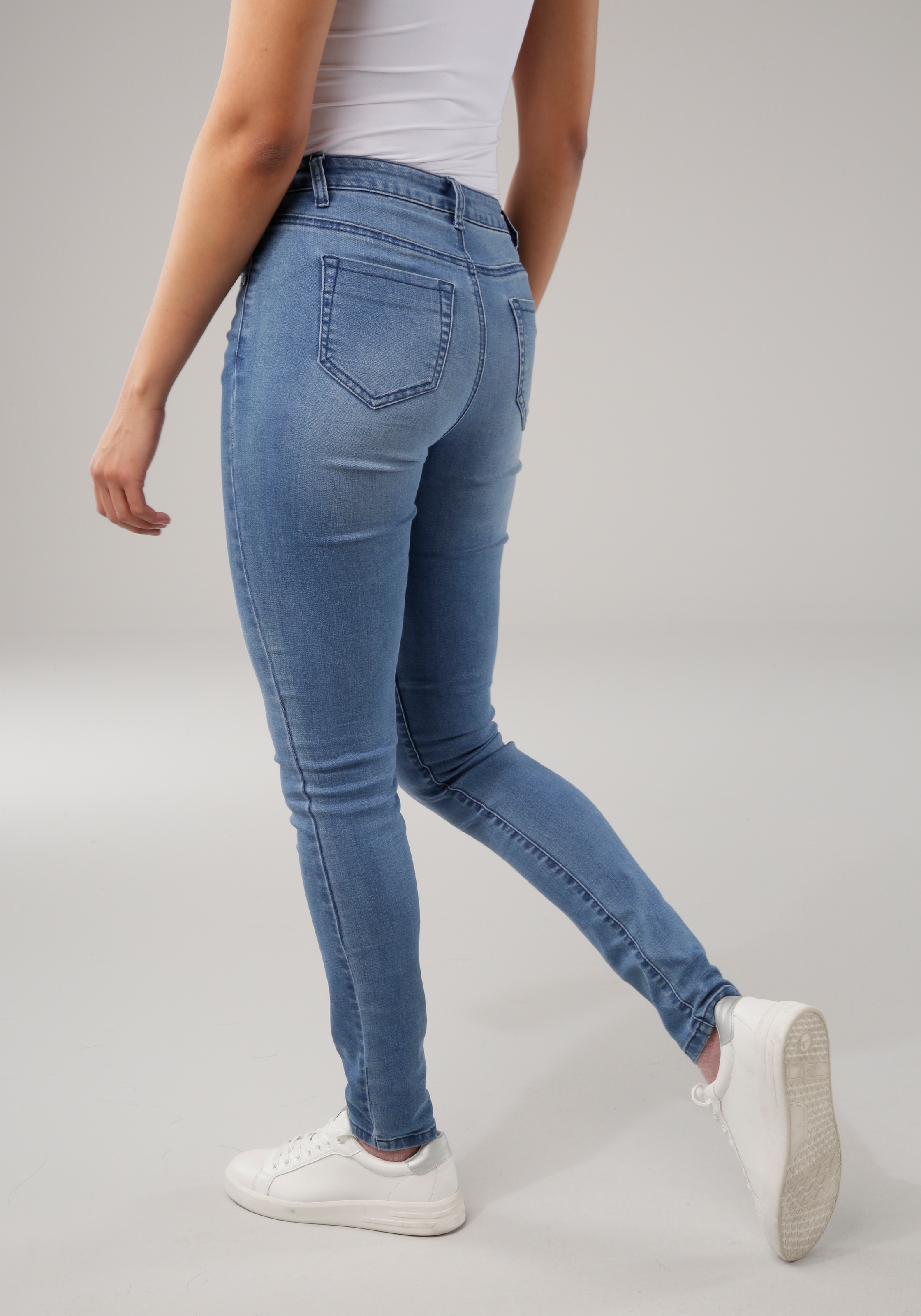 Tamaris Skinny-fit-Jeans, schmale Beinform, normale Leibhöhe, 5-Pocket-Form, Used-Waschung