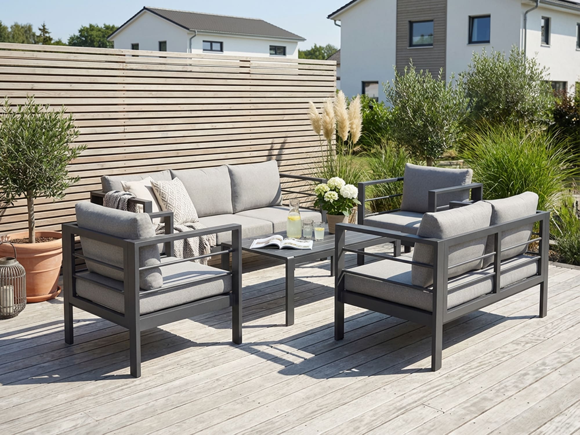 KONIFERA Gartenlounge-Set »»New Jersey«« Set, 1x 3er Sofa, 1x 2er Sofa,  2 Sessel, Tisch 62x110x41 cm, 19 Stk. tlg. inkl. Auflagen, Tischplatte aus Nonwood
