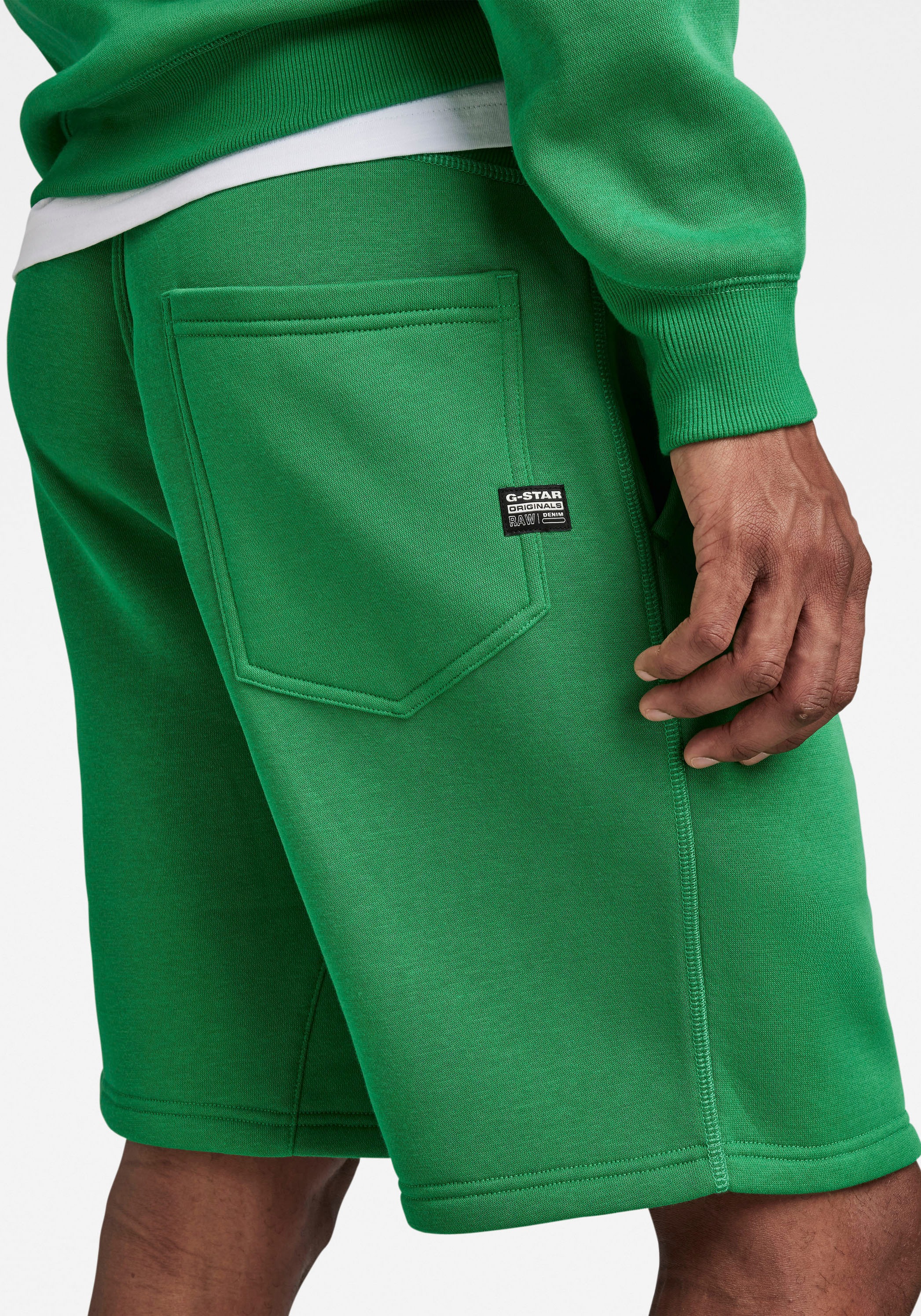 4. Bild von G-Star RAW Sweatshorts »Premium core«, mit kleiner Ton-in-Ton Logostickerei