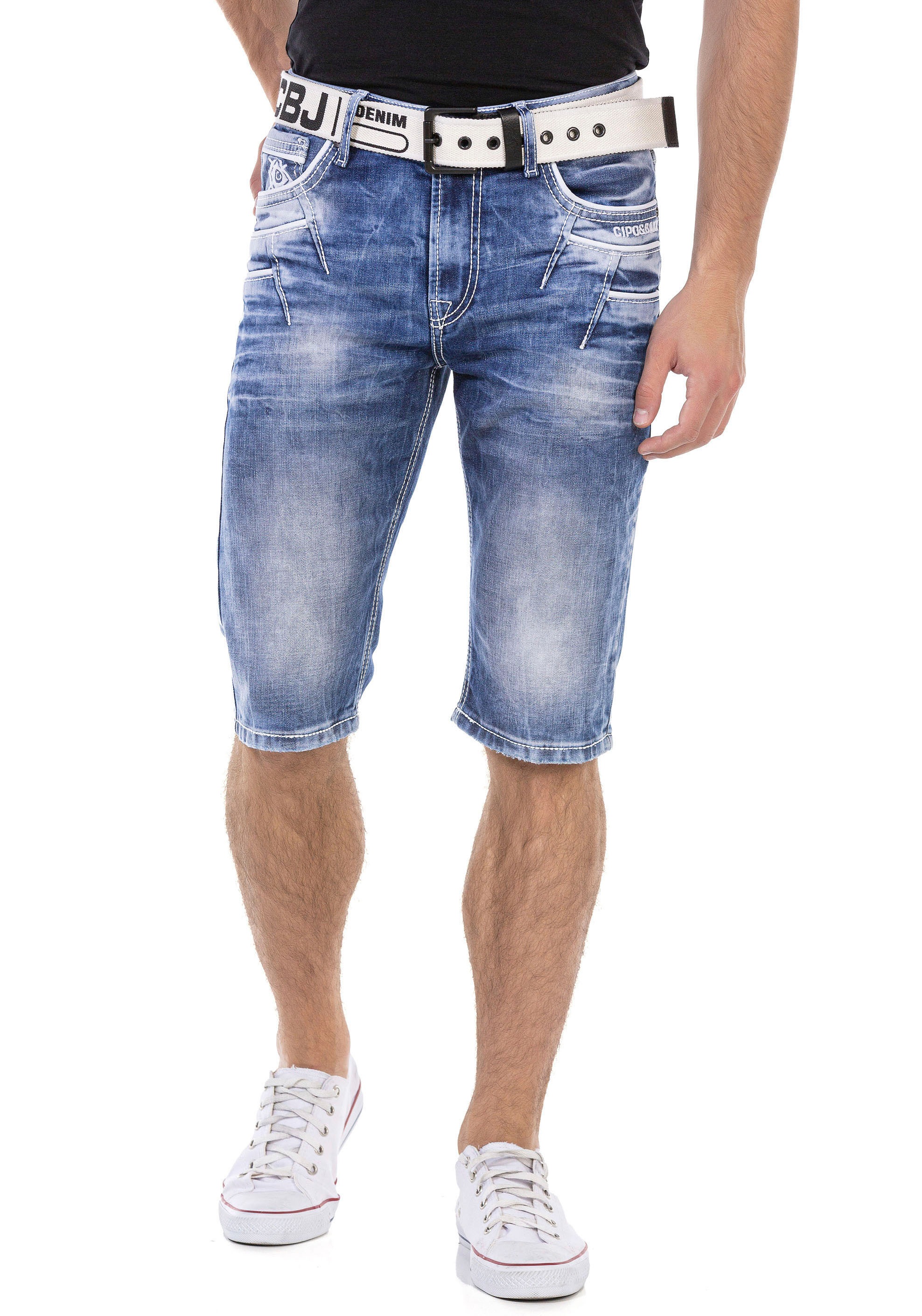 Cipo & Baxx Bermudas, in Denim und mit markanten Taschen