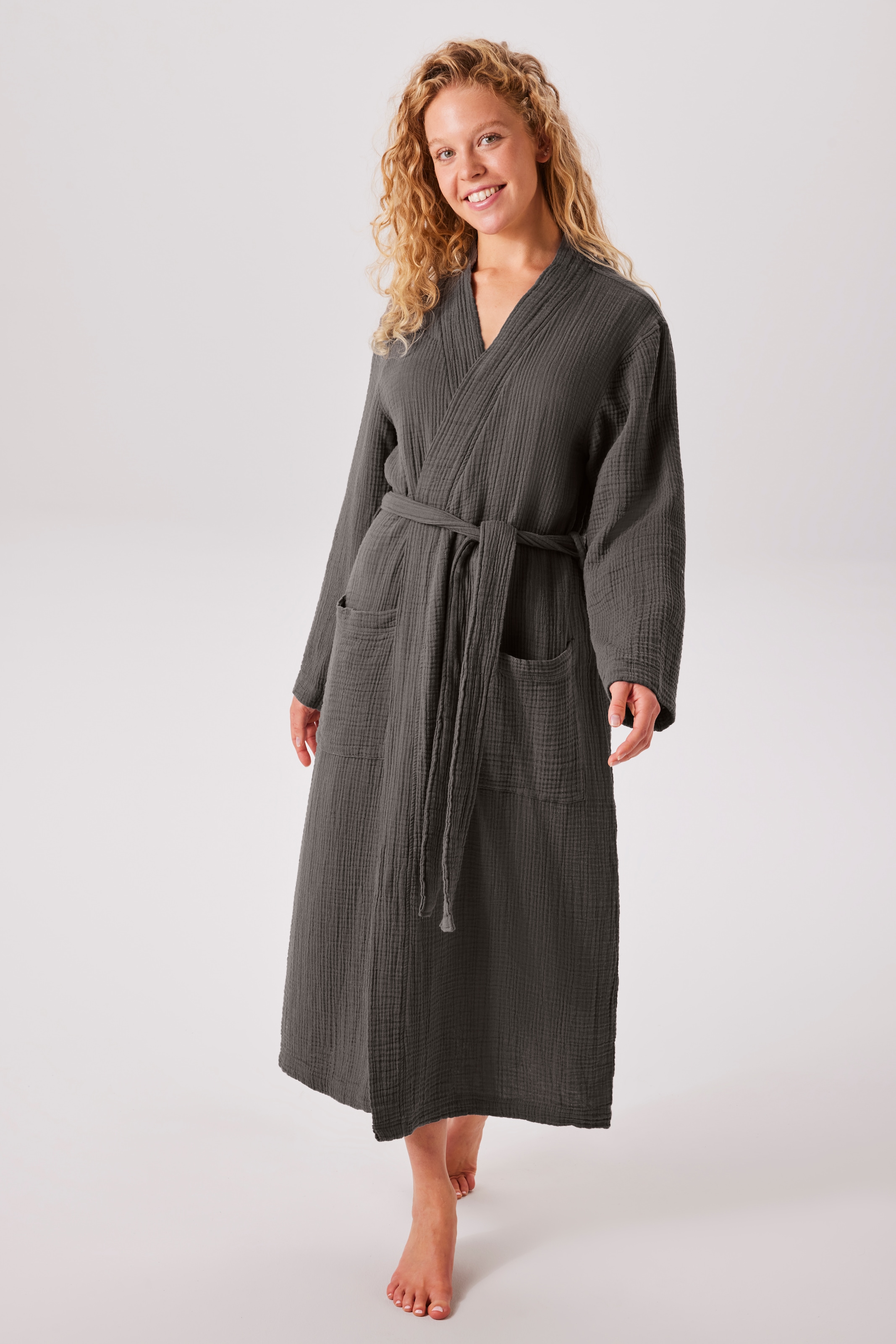 OTTO home Bademantel »Juna Musselin, ideal für Sauna & Spa, Hotelbademantel, Morgenmantel« 1 Stk. modern, leichte Qualität, 100% Baumwolle