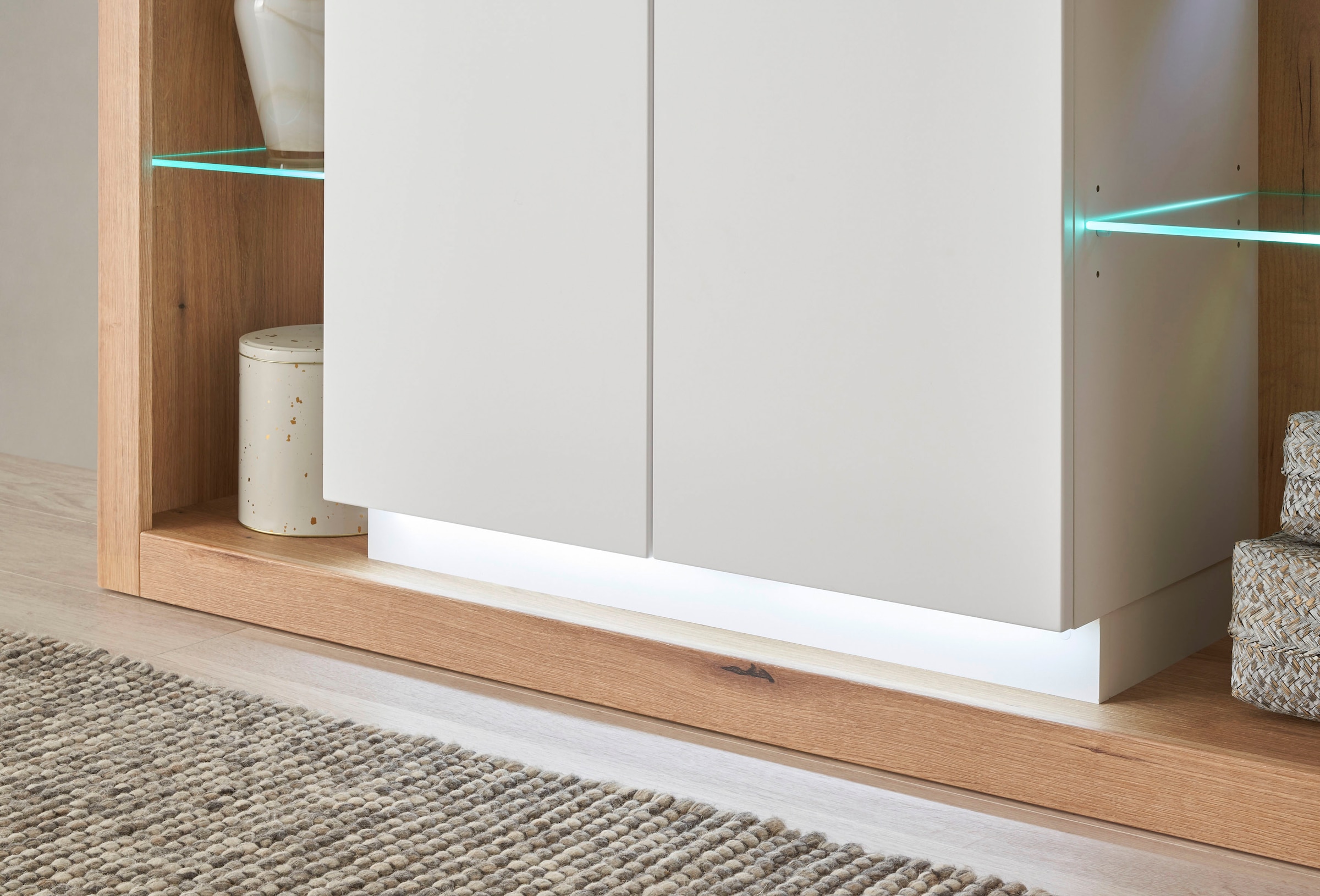 INOSIGN Highboard »Brixen, moderne Kommode, Stauraumelement in Eiche Evoke Dekor«, Metallgriffe, ausreichend Stauraum, vielseitig einsetzbar