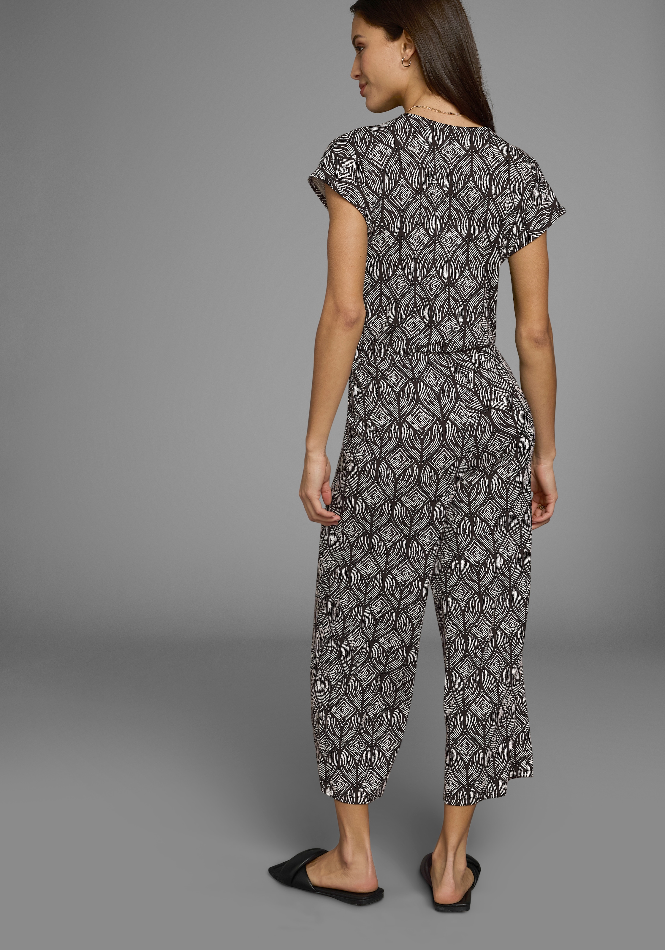 Laura Scott Jumpsuit, mit geometrischem Muster - NEUE KOLLEKTION