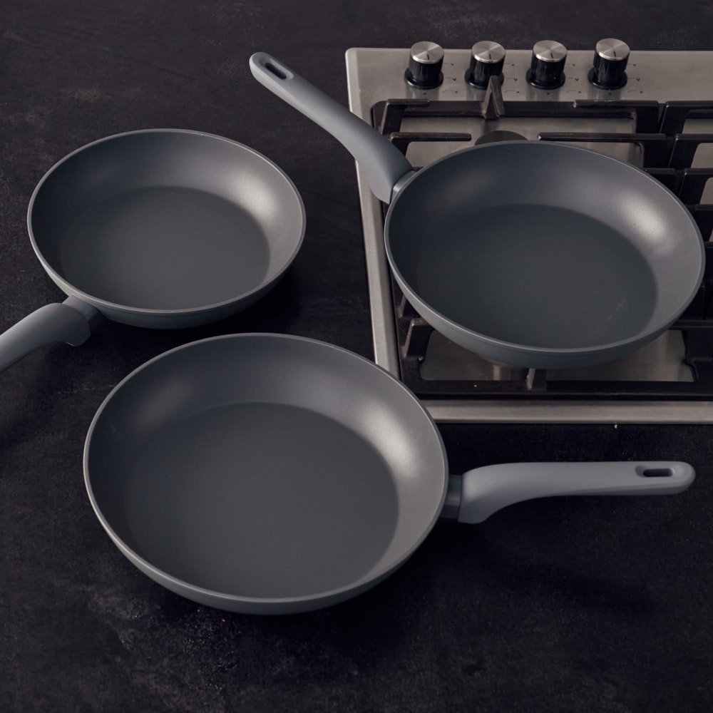 RESTO Kitchenware Bratpfanne »Cas, Universalpfanne mit ergonomischem Soft-Touch Griff«, Aluminium, (1 tlg.), mit keramischer Antihaftbeschichtung, PFAS-frei