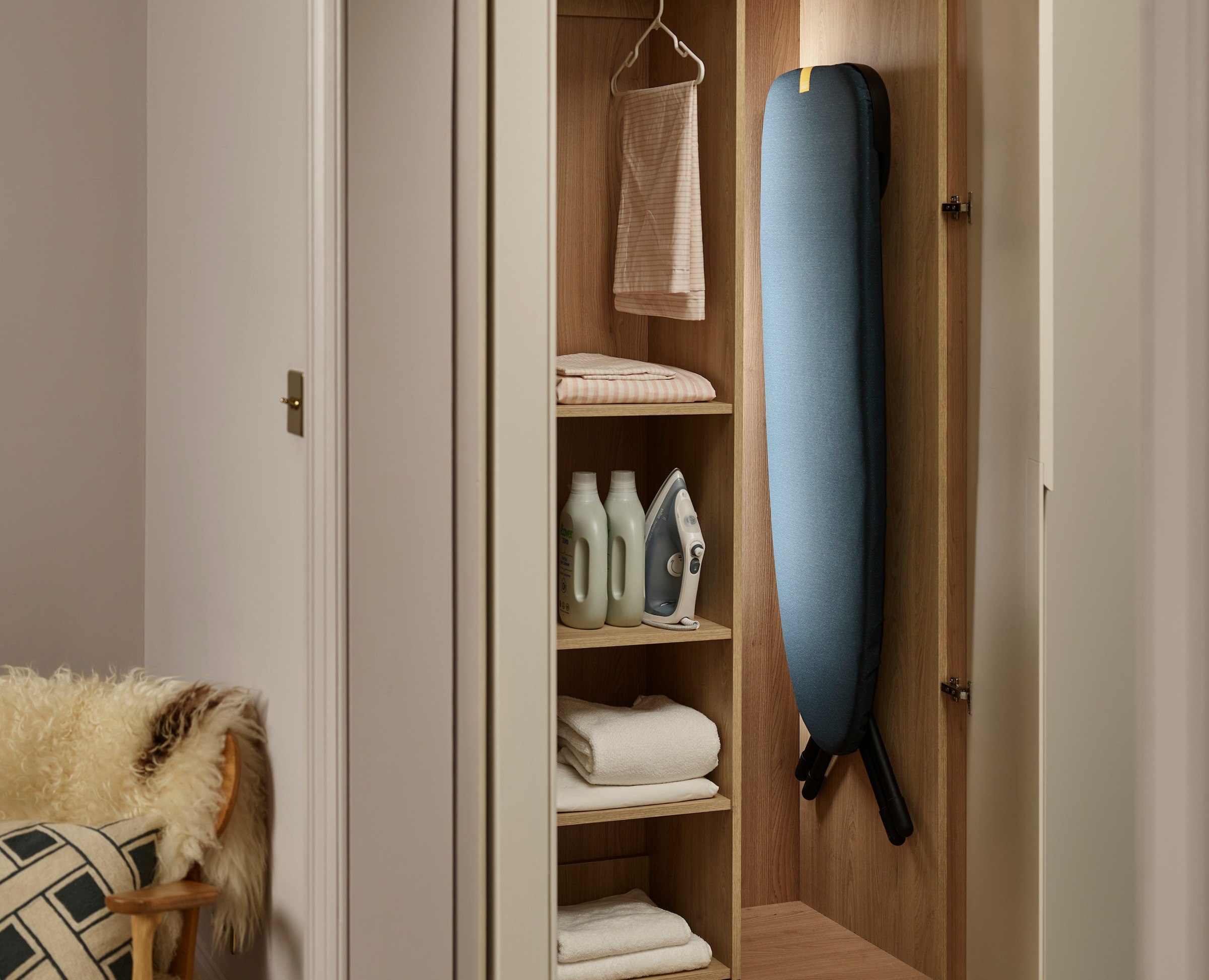 Joseph Joseph Bügelbrett »Glide Compact Plus«, zum einfachen Verstauen mit herausnehmbarer Silikon-Dampfbügelmatte
