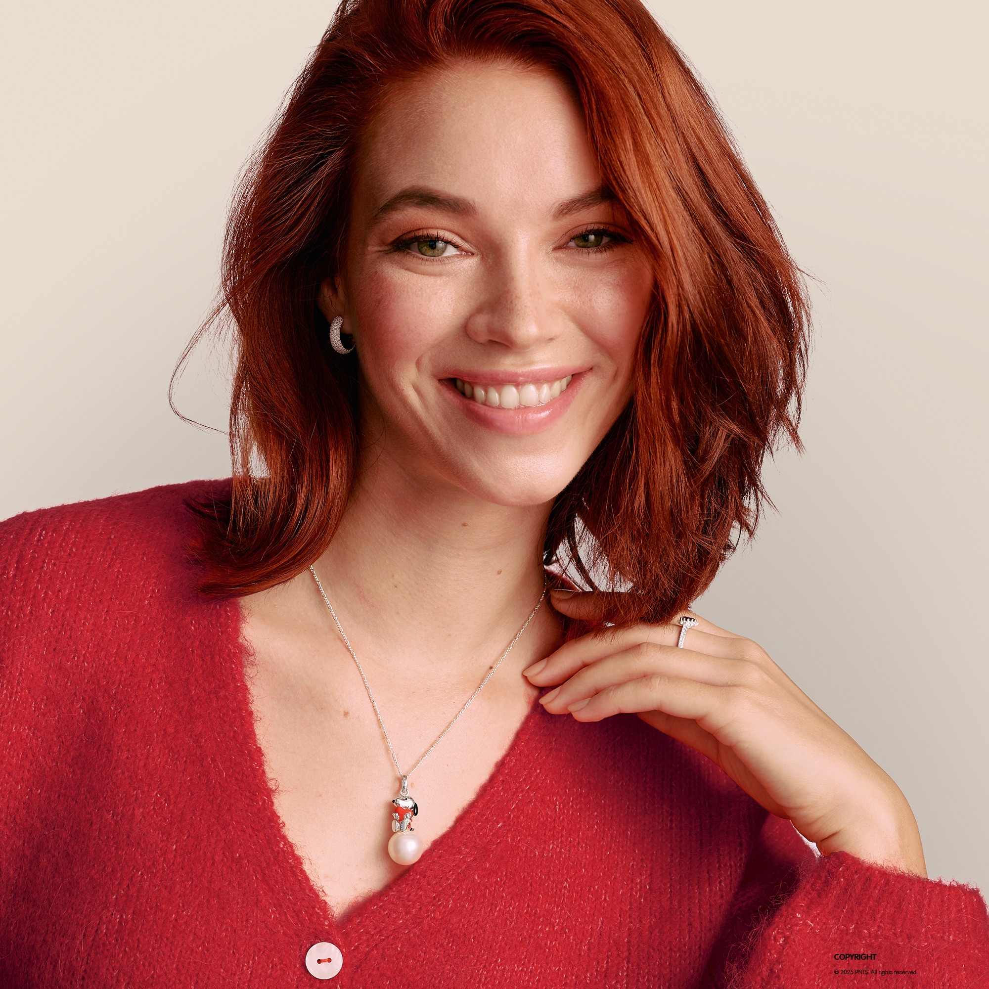 THOMAS SABO Kettenanhänger »THOMAS SABO x Peanuts Anhänger Snoopy mit Herz auf Schneeball« ()  mit Perle (imitiert)