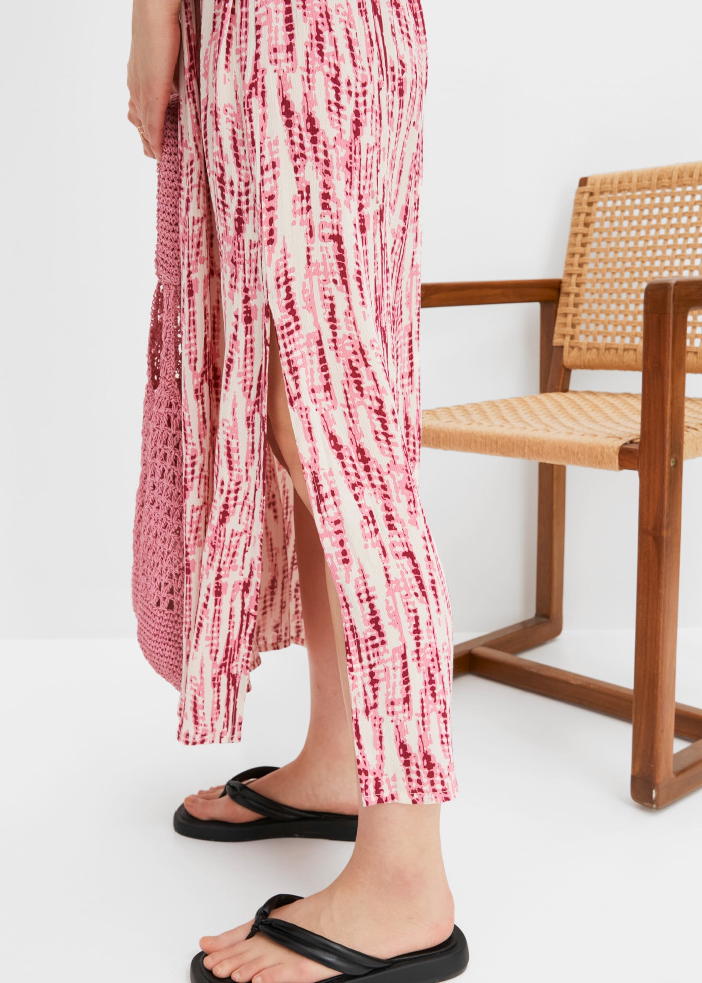bonprix Maxikleid mit Batik-Print, ausgestellte Passform, aus Viskose, Kurzarm-Design